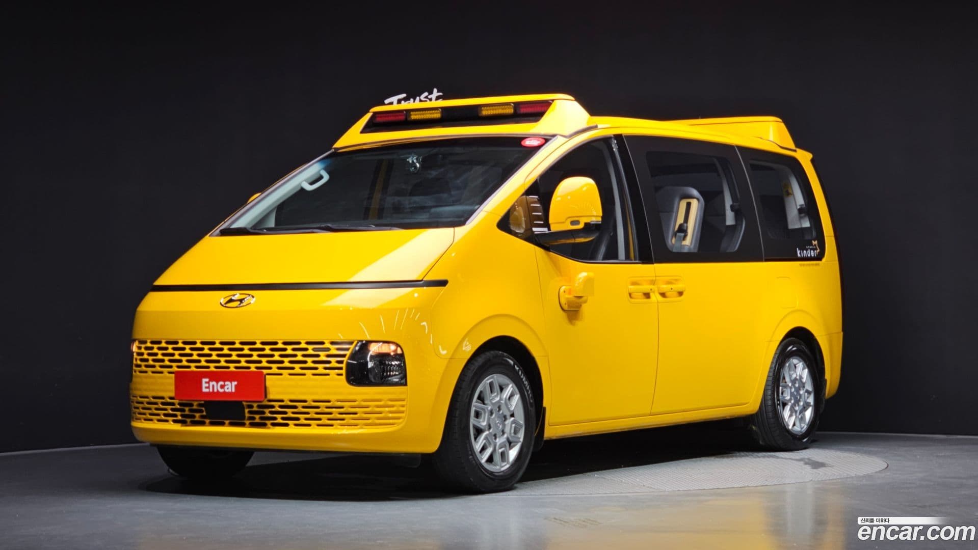 Main__Slider__Photo:Staria Hyundai 2022.0-0