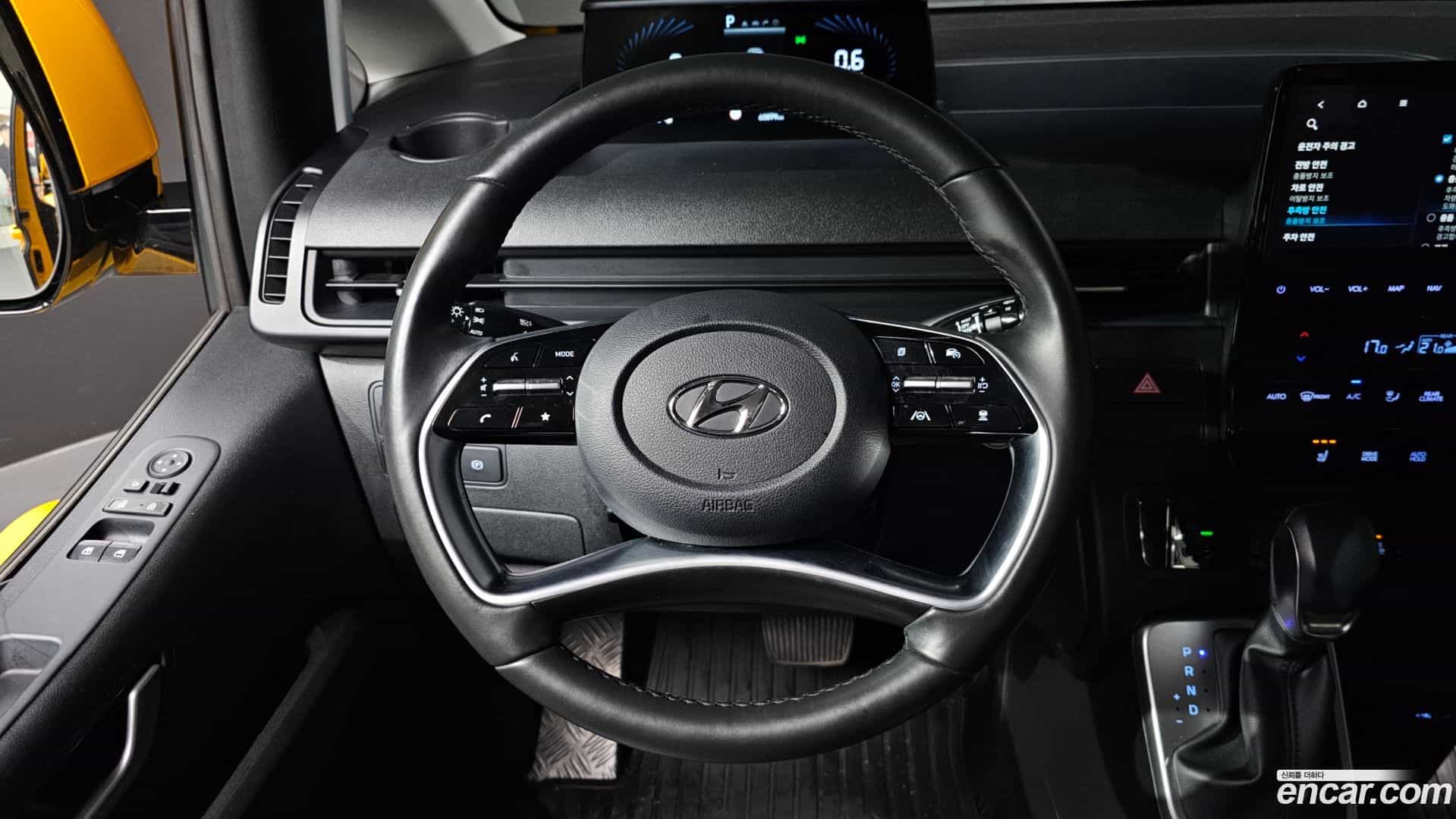 Staria Hyundai 2022.0-OPTION-017