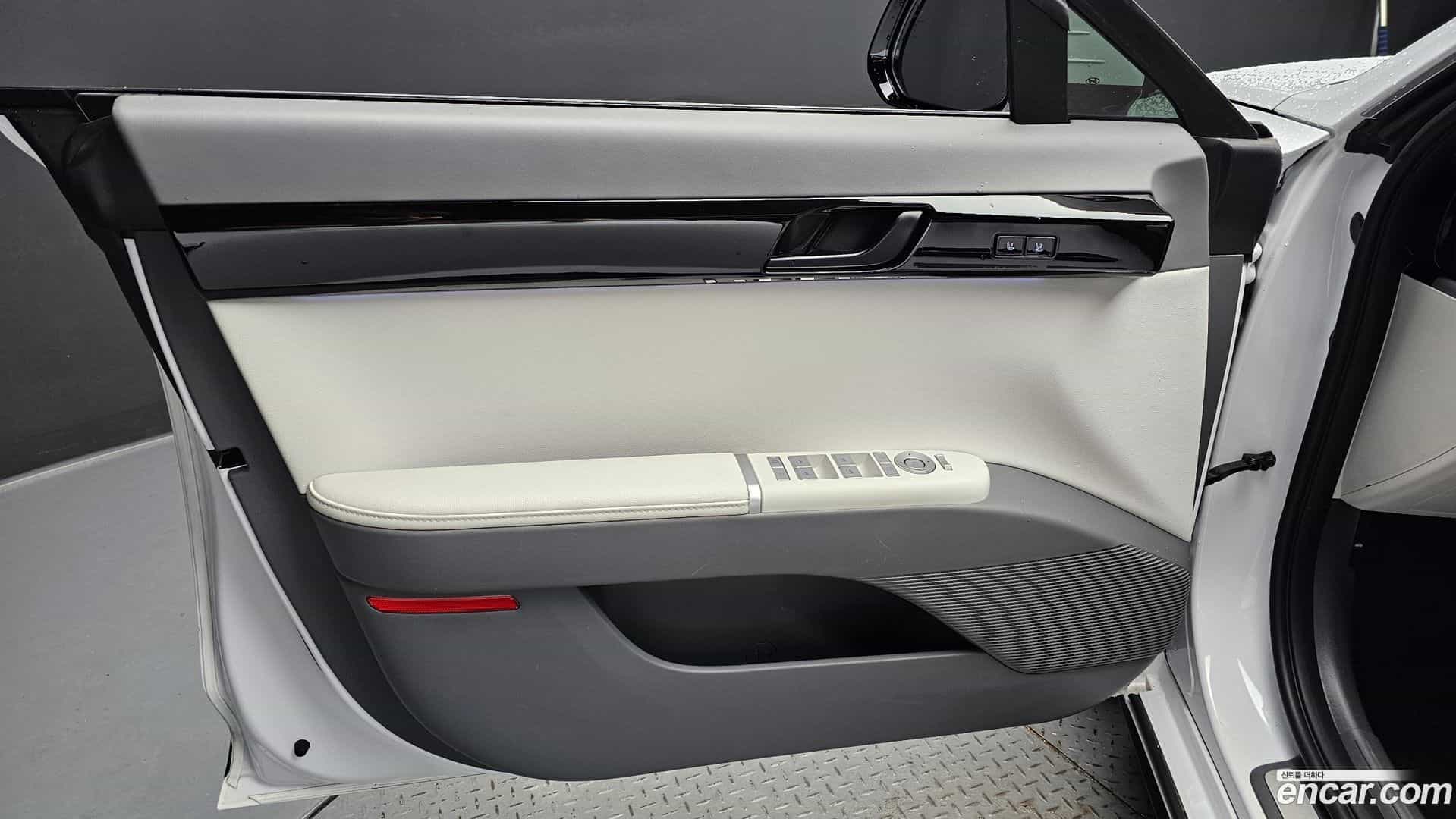 Grandeur Hyundai 2025.2-INNER-034
