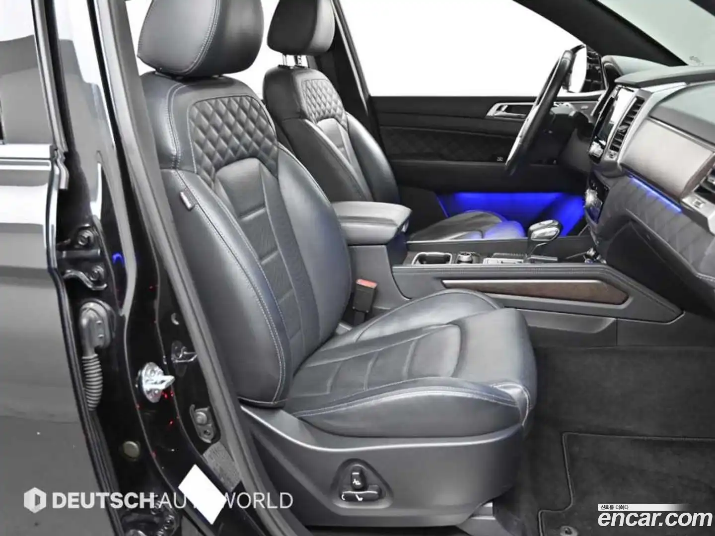Rexton KG Mobility 2019.0-INNER-010