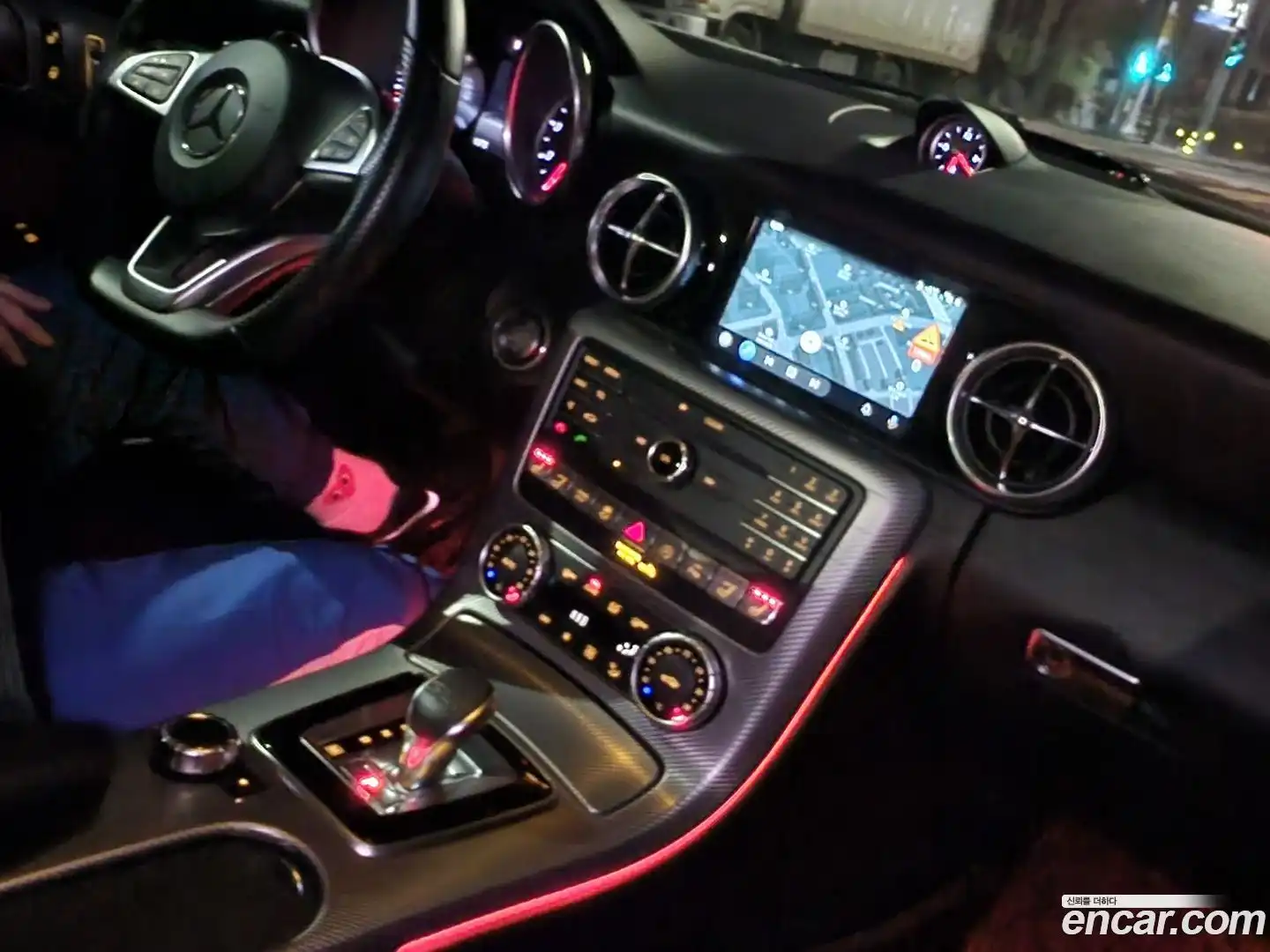 SLC-Class Mercedes-Benz 2017.1-INNER-007