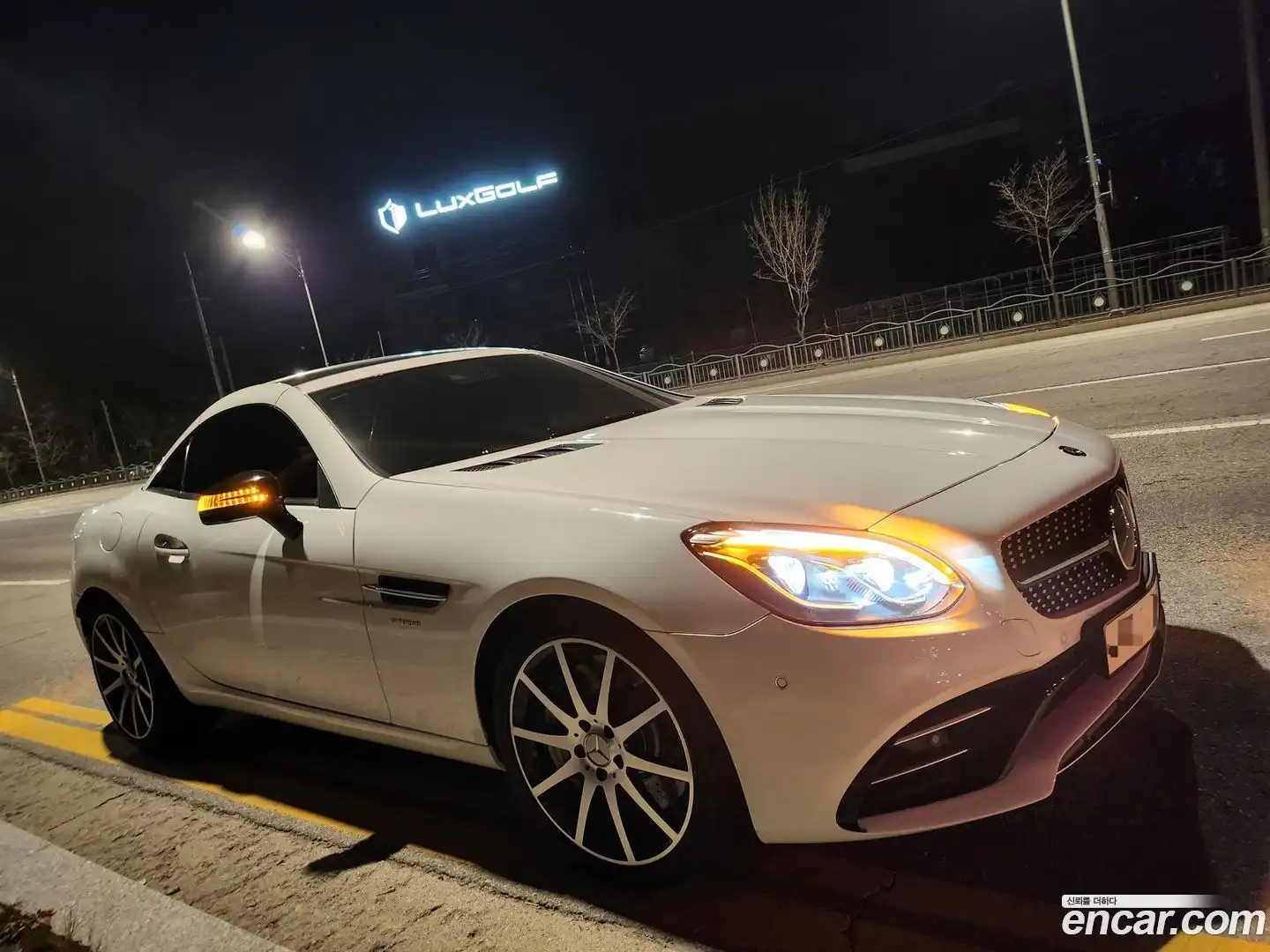 SLC-Class Mercedes-Benz 2017.1-INNER-010