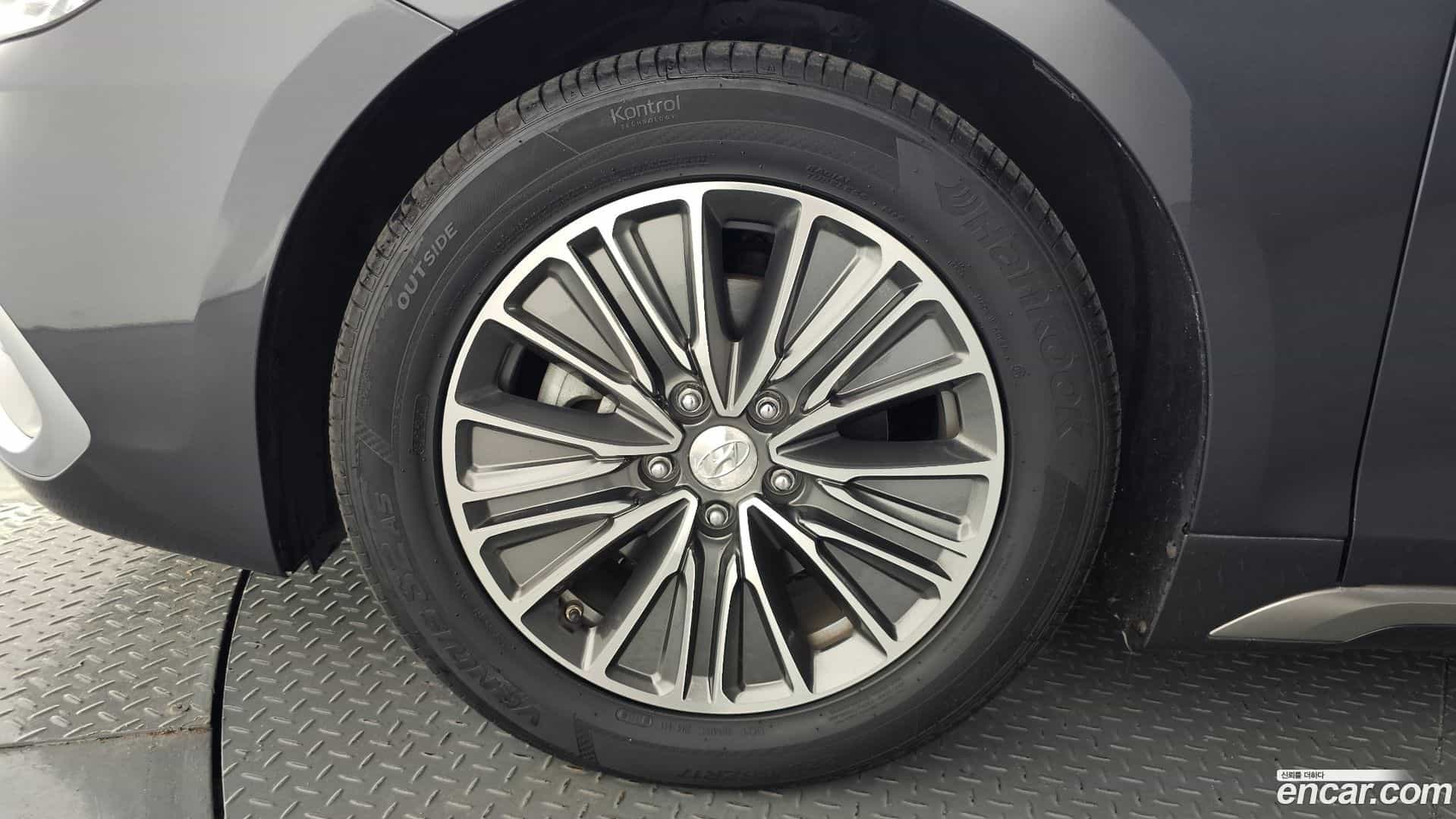 Grandeur Hyundai 2019.1-OUTER-005