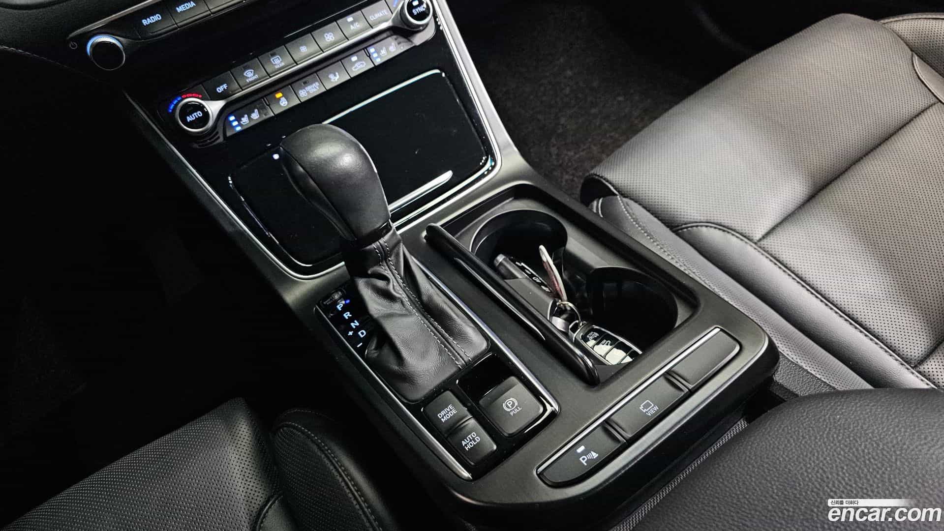 Grandeur Hyundai 2019.1-INNER-009