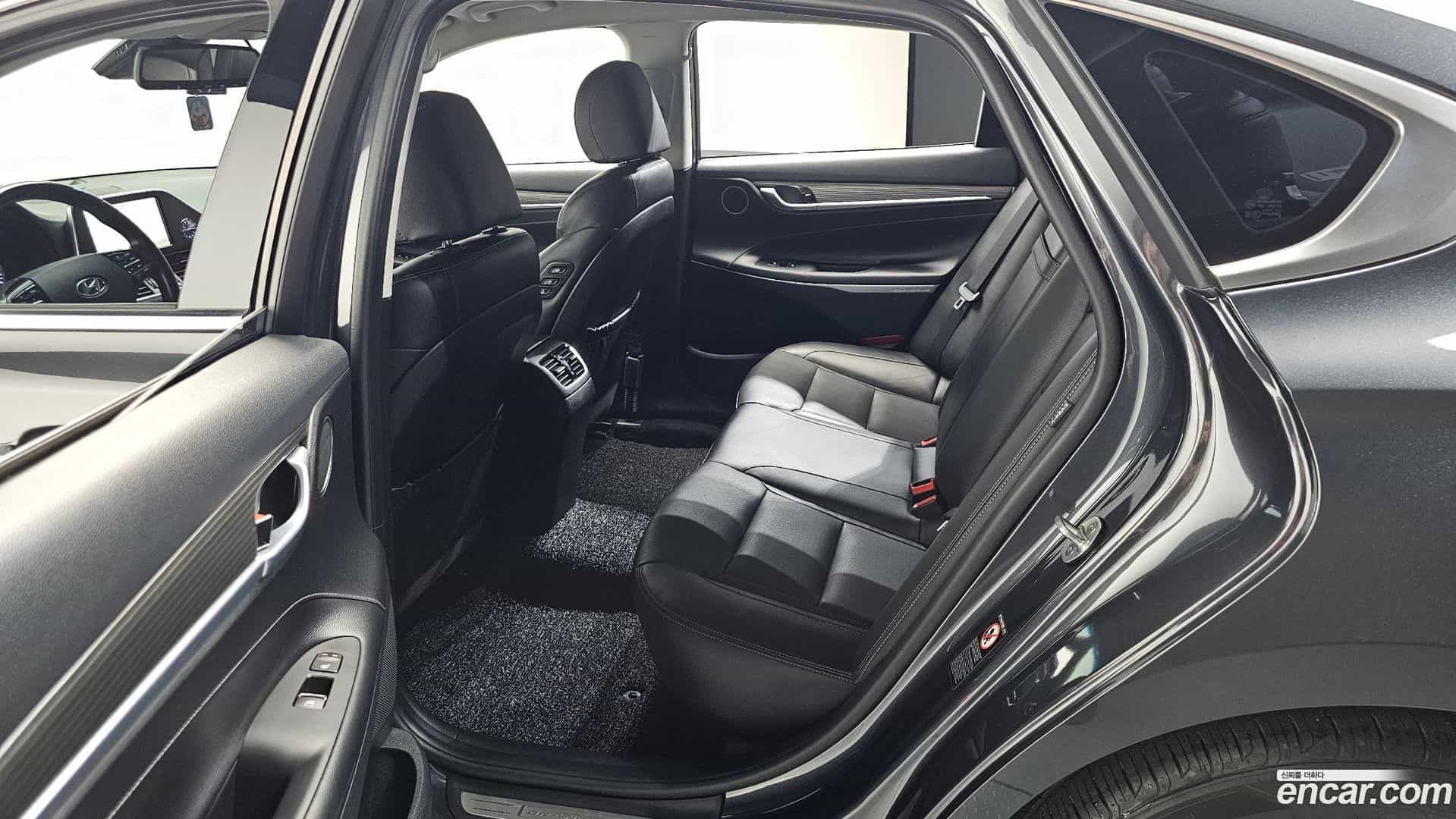 Grandeur Hyundai 2019.1-OPTION-015