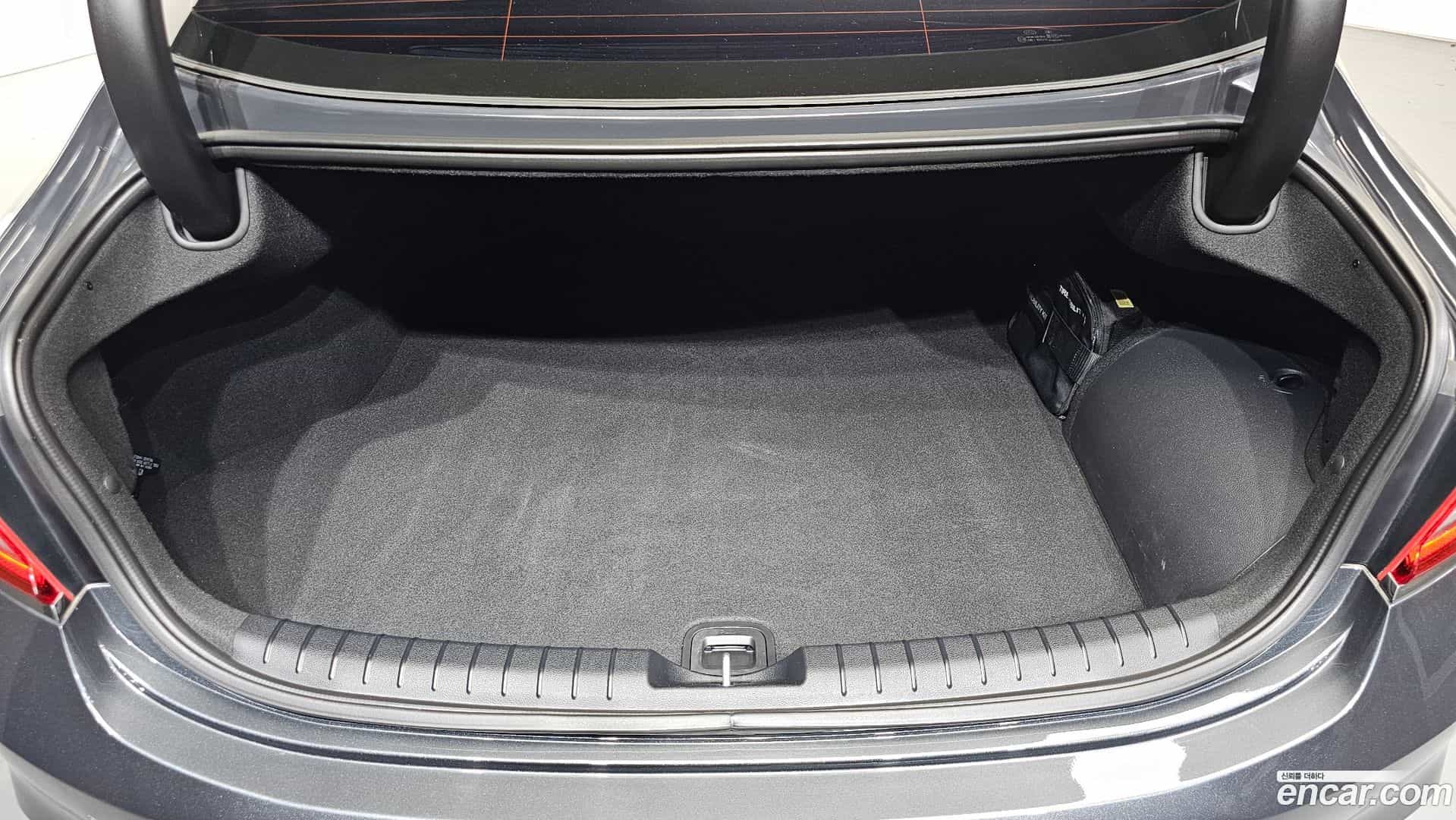 Grandeur Hyundai 2019.1-OPTION-019