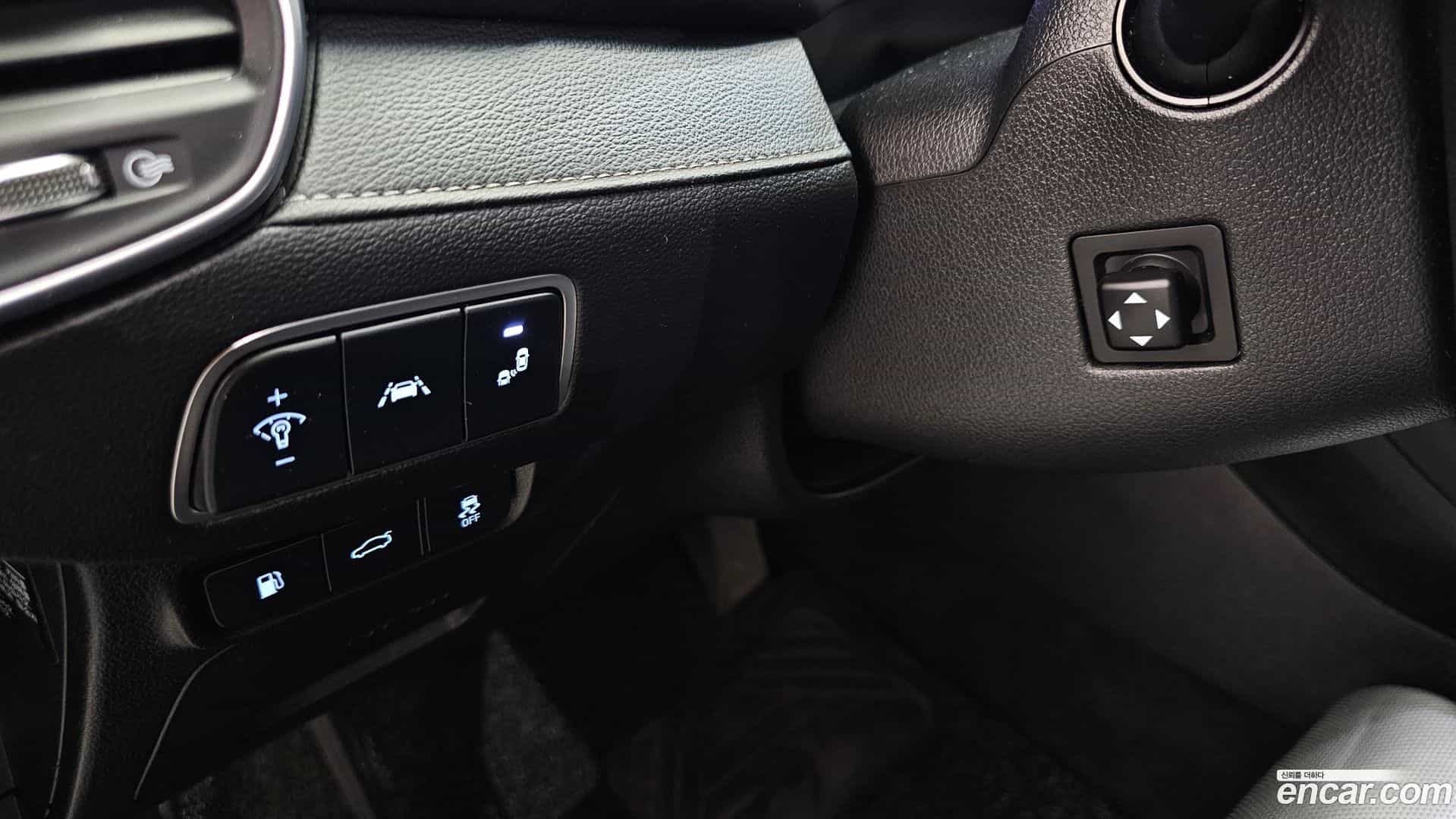 Grandeur Hyundai 2019.1-OPTION-024
