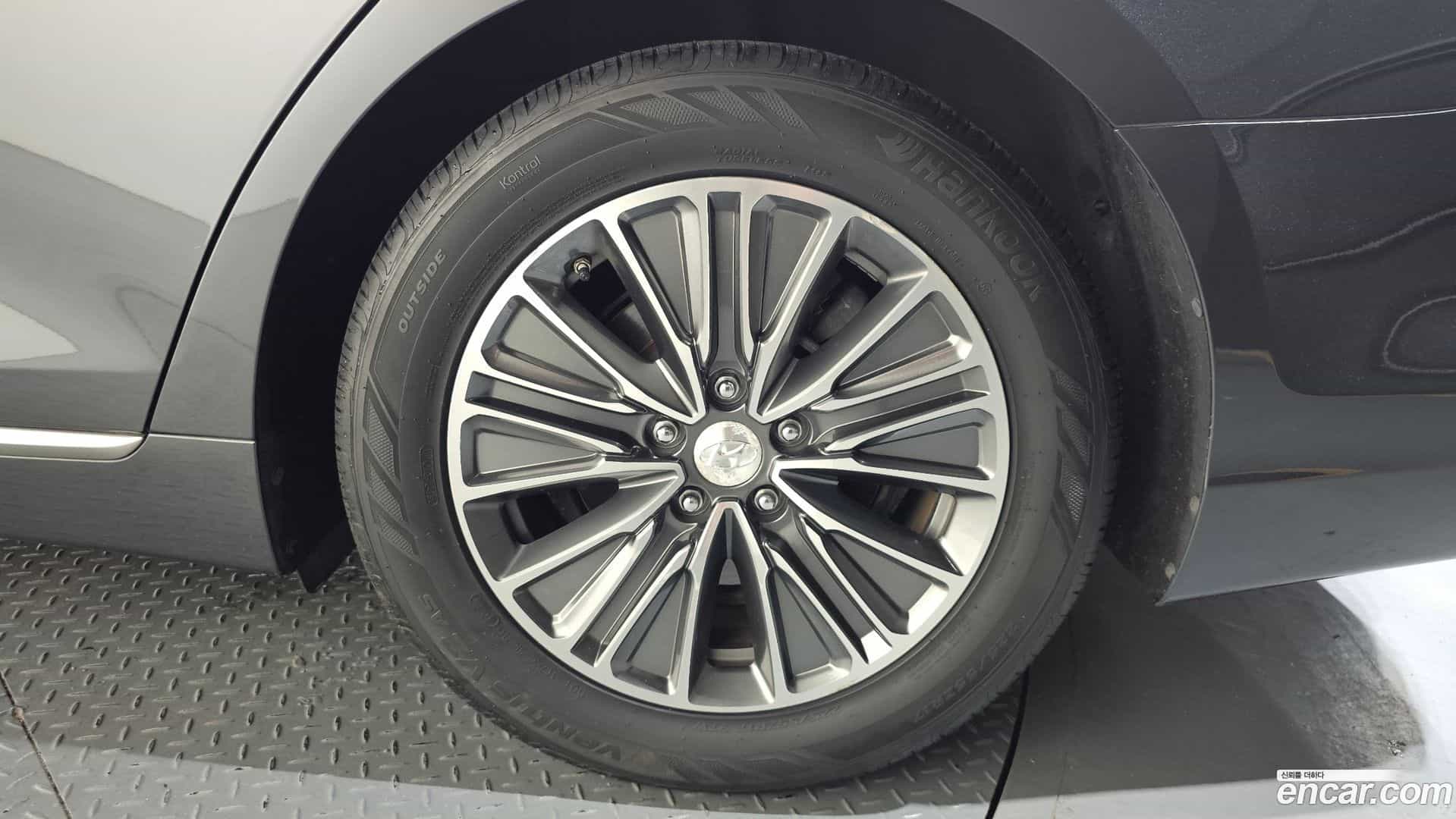 Grandeur Hyundai 2019.1-OUTER-031