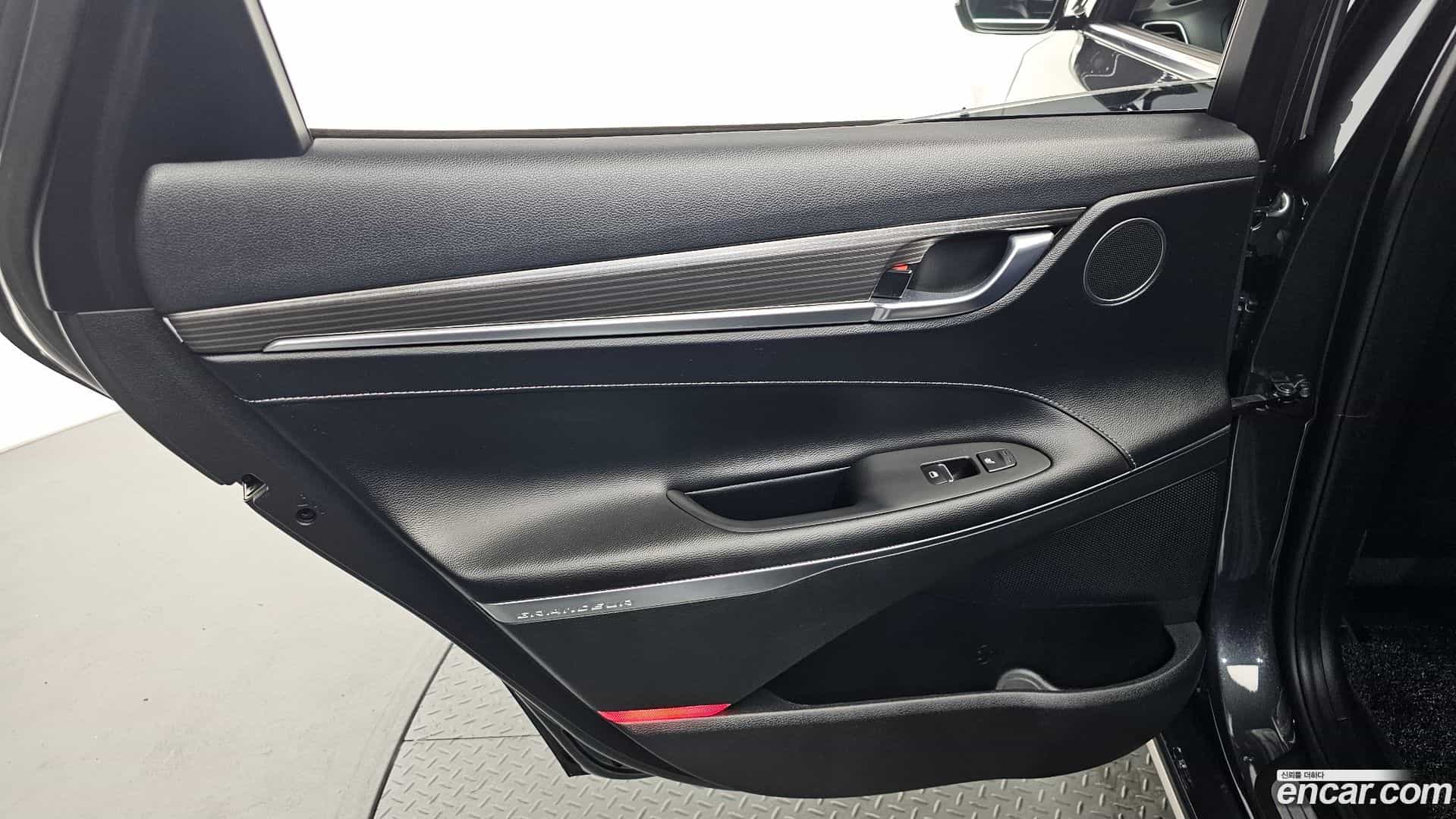 Grandeur Hyundai 2019.1-INNER-035