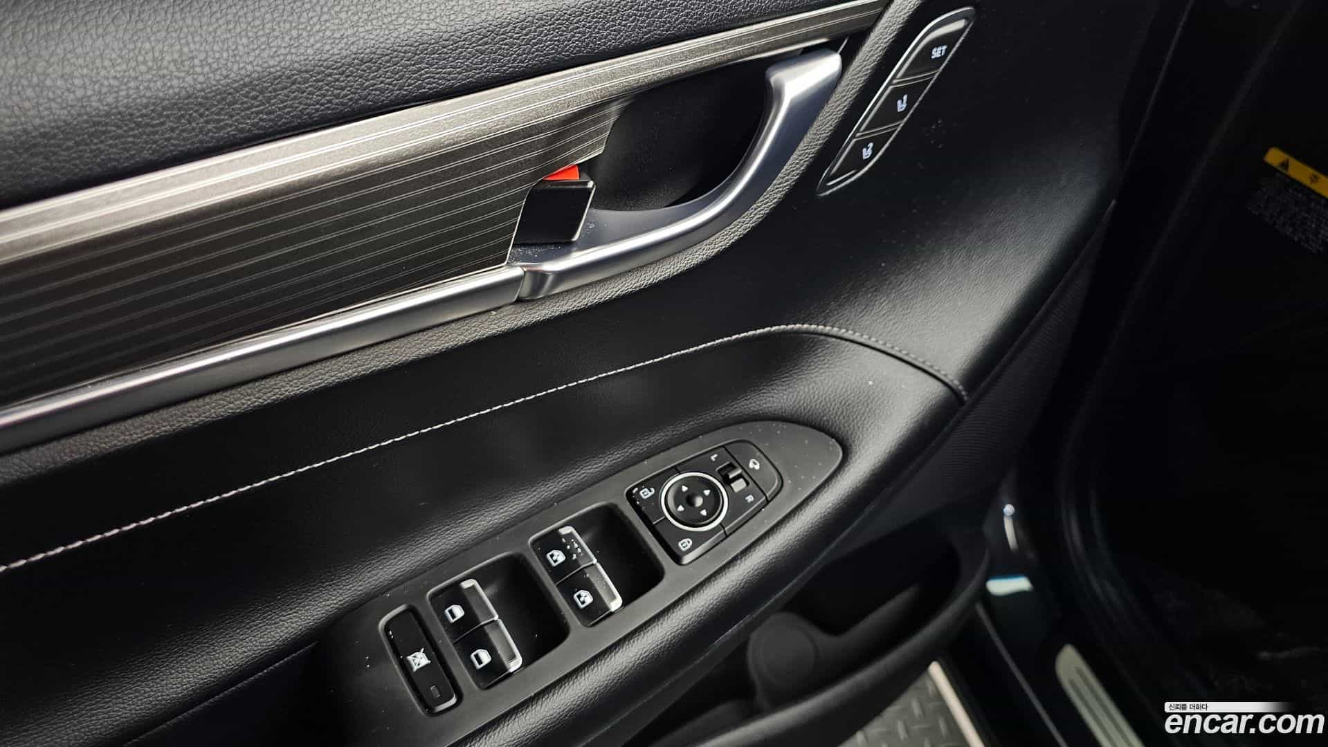 Grandeur Hyundai 2019.1-OPTION-041