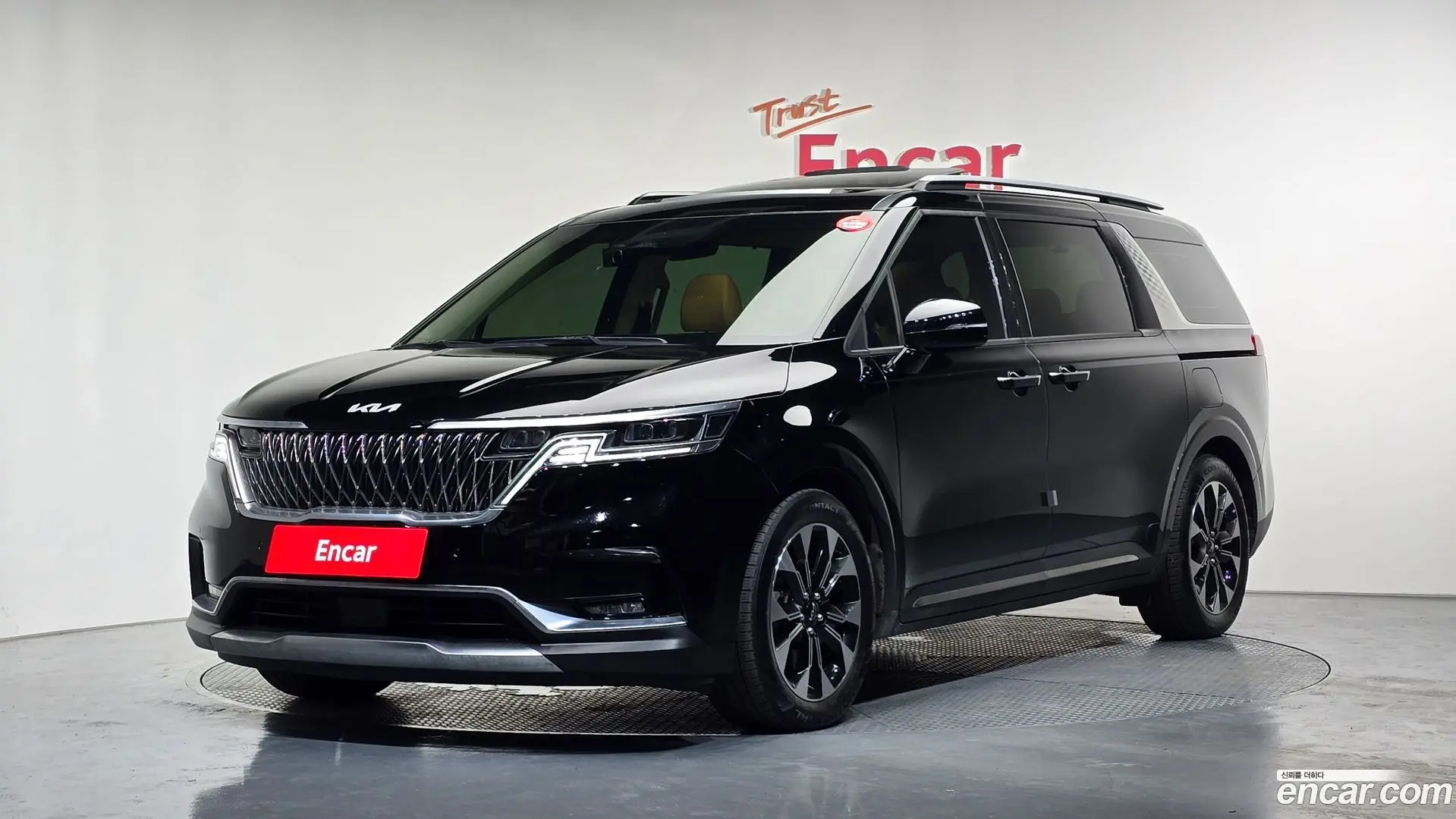 Main__Slider__Photo:Canival Kia 2023.0-0
