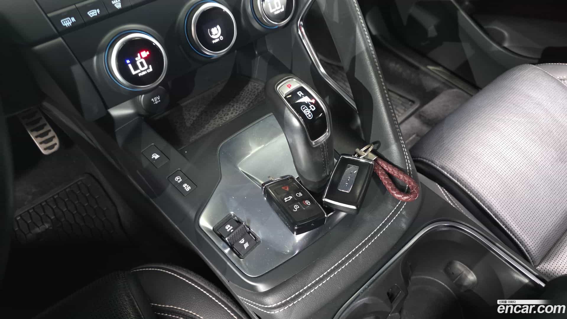 E-PACE Jaguar 2018.7-INNER-009