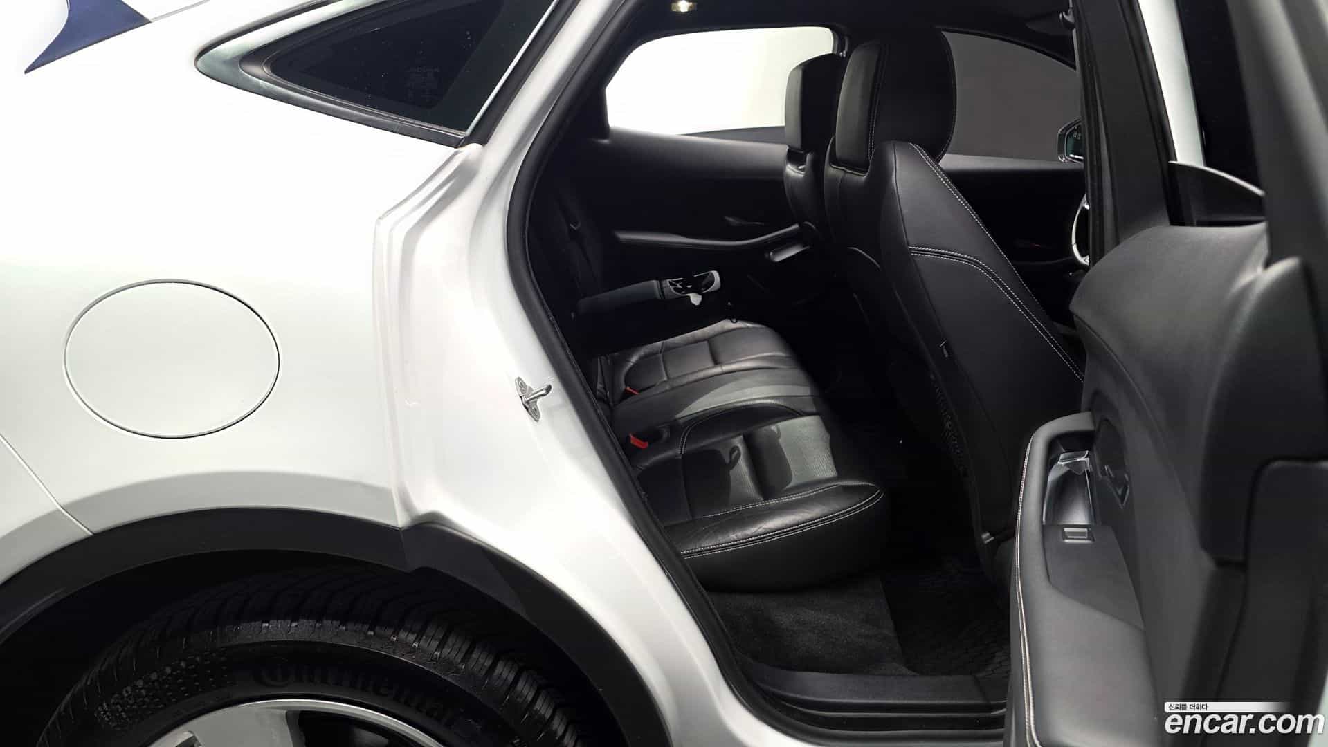 E-PACE Jaguar 2018.7-OPTION-015