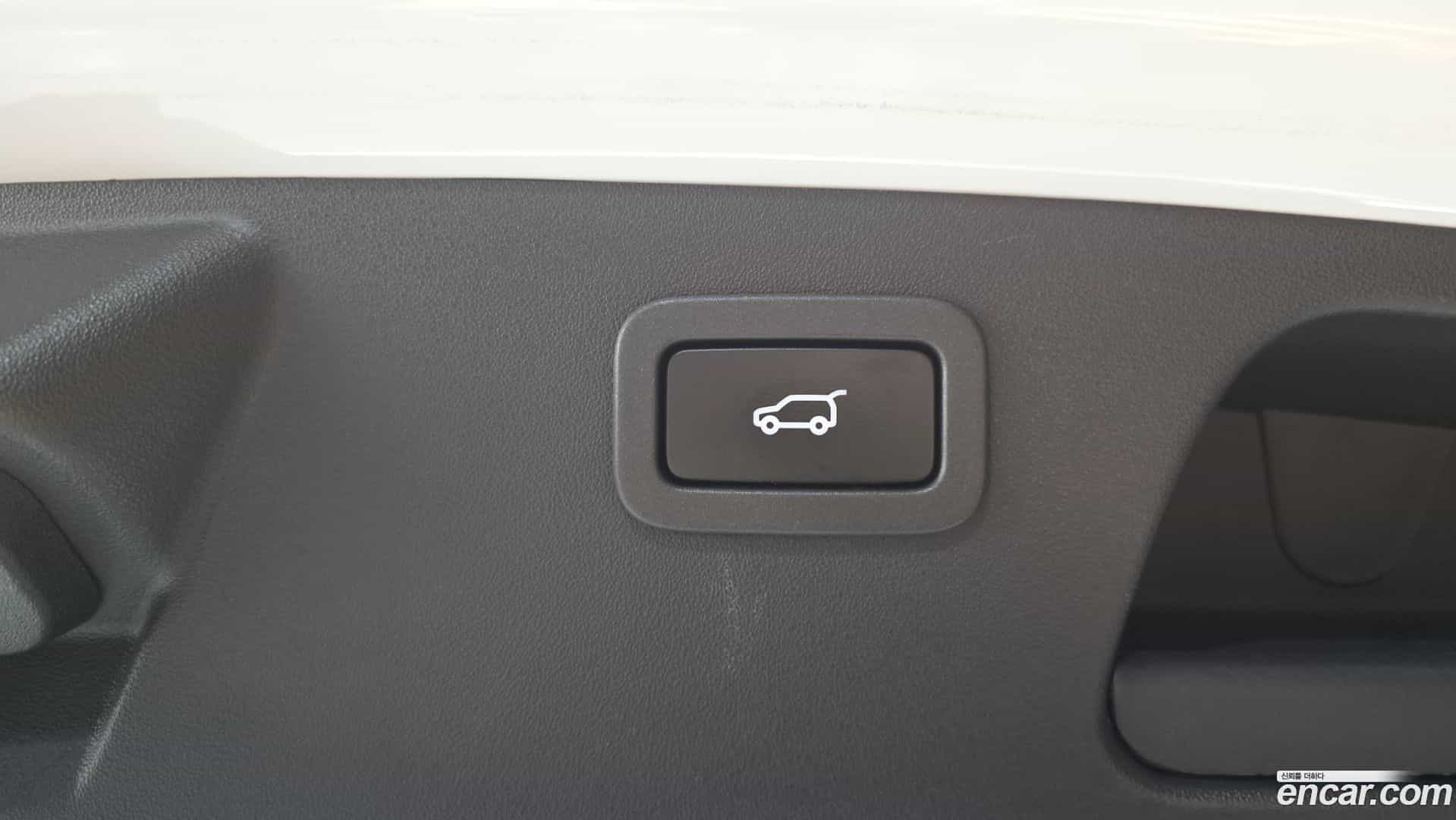 E-PACE Jaguar 2018.7-OPTION-040