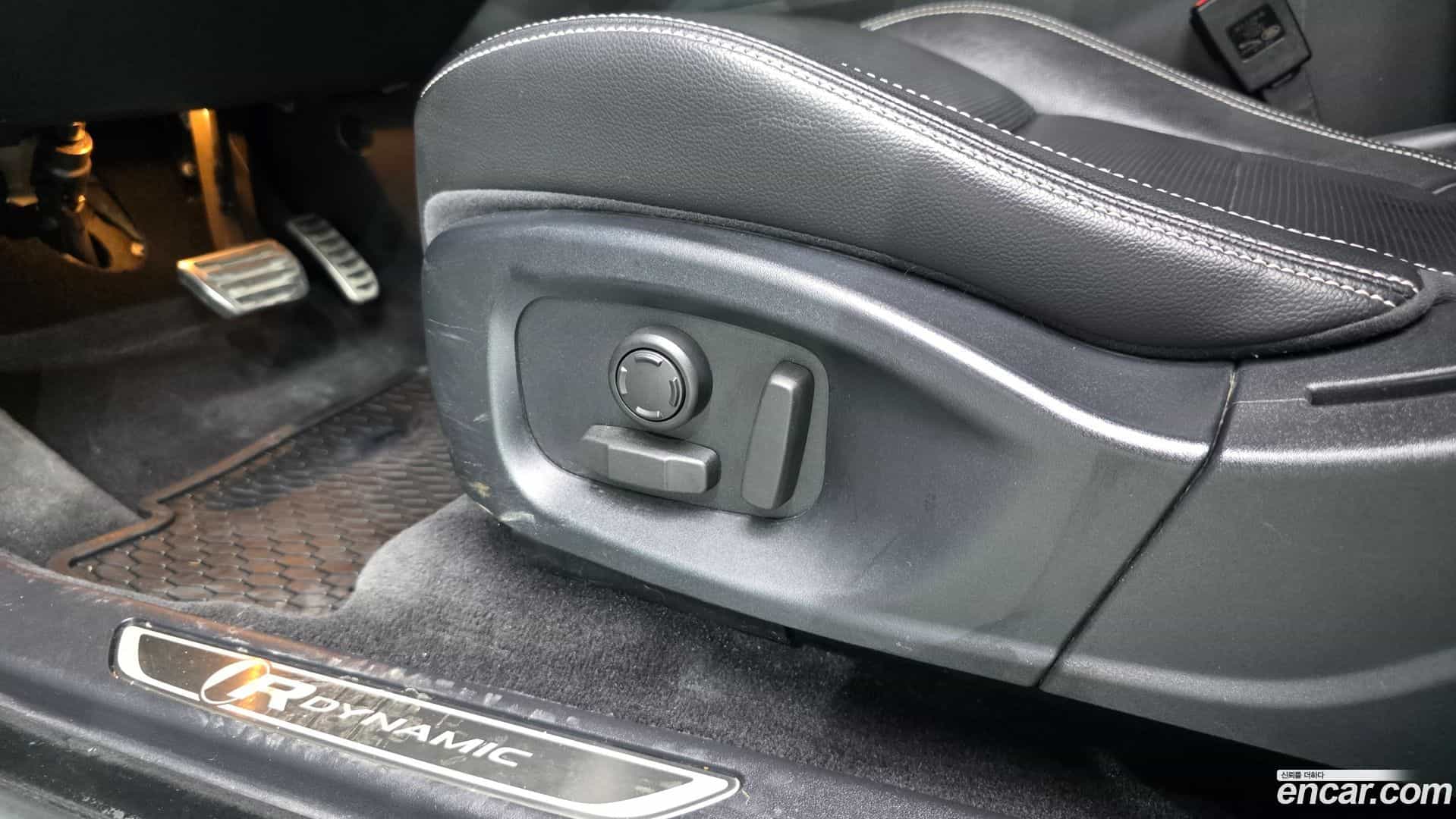 E-PACE Jaguar 2018.7-OPTION-046