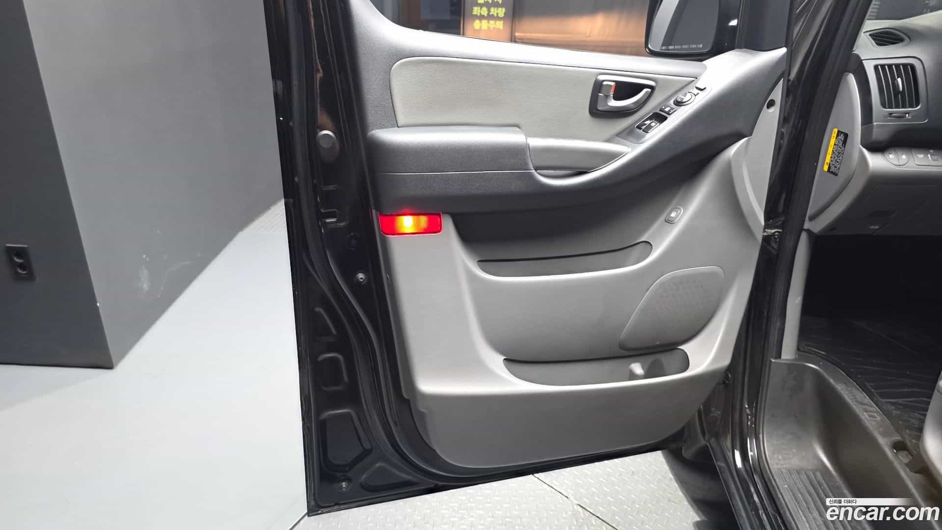 Starex Hyundai 2020.3-INNER-034