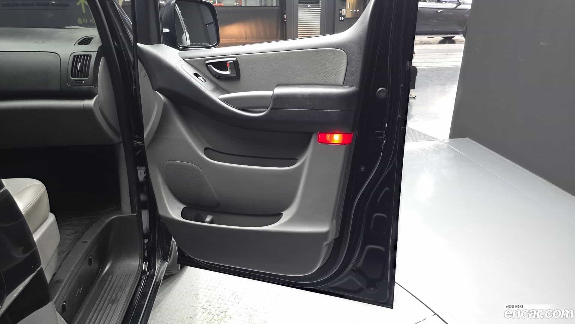 Starex Hyundai 2020.3-INNER-035