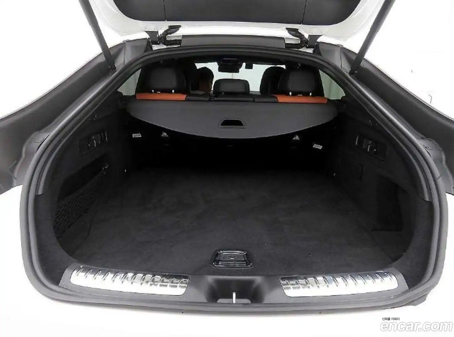 GLC-Class Mercedes-Benz 2024.9-OUTER-005