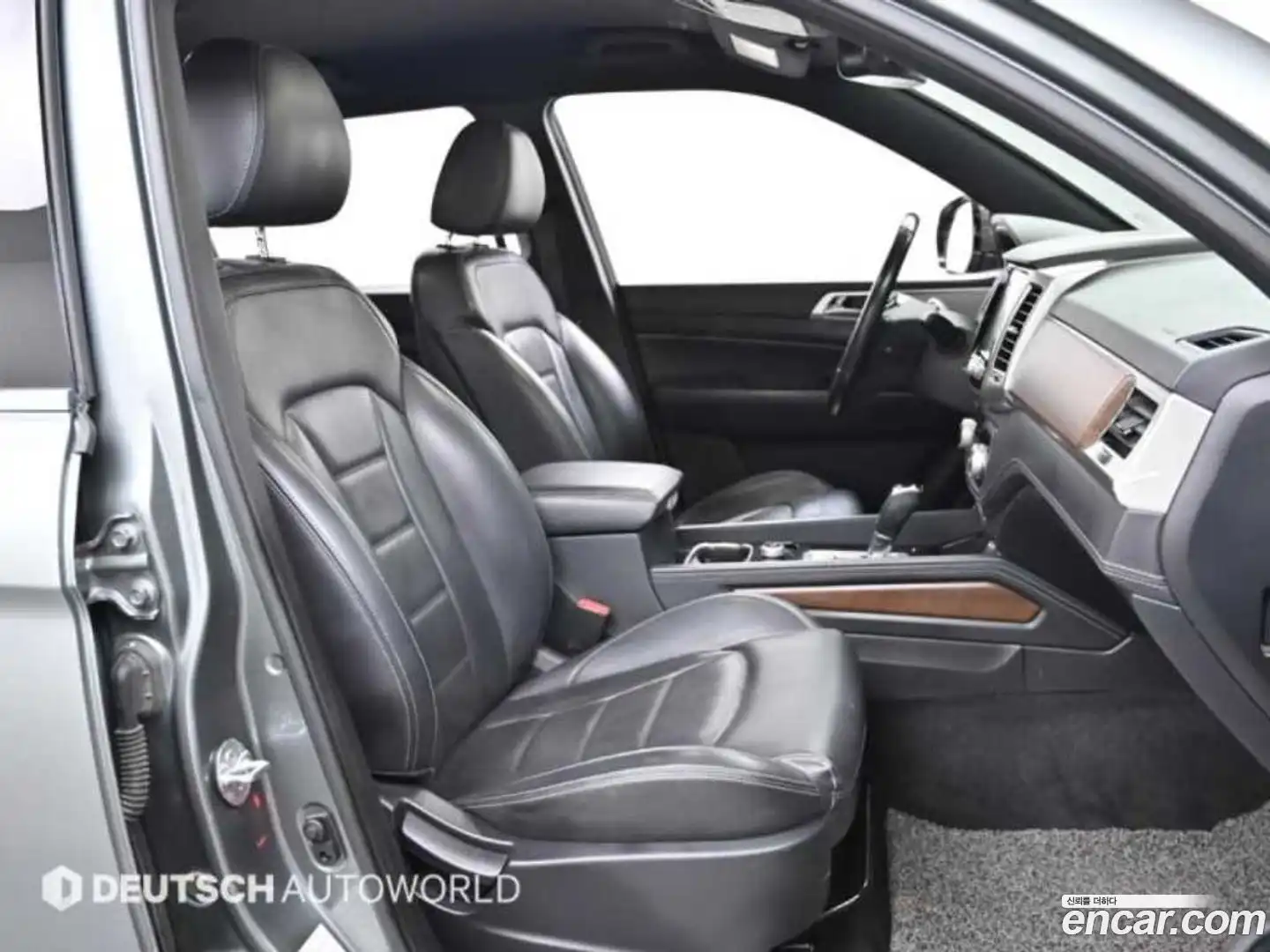 Rexton KG Mobility 2018.2-INNER-010