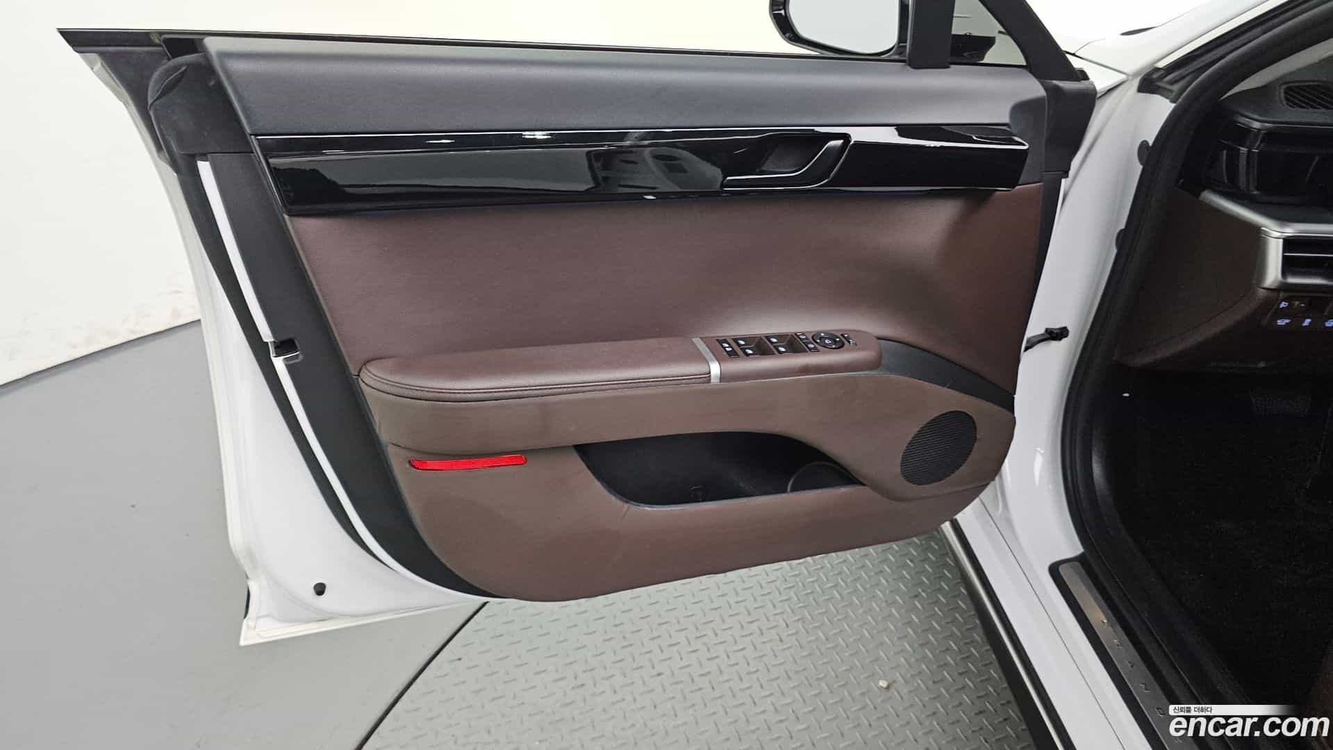 Grandeur Hyundai 2024.3-INNER-034