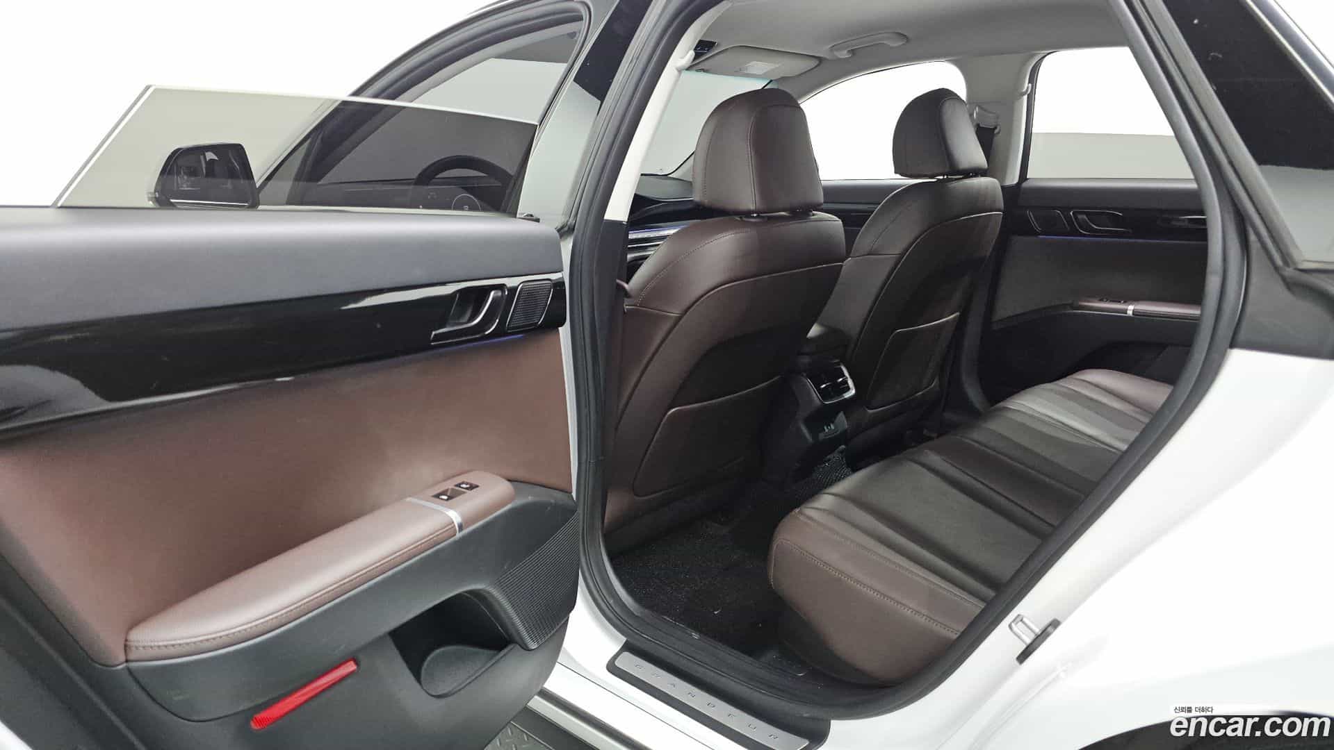 Grandeur Hyundai 2024.3-INNER-036