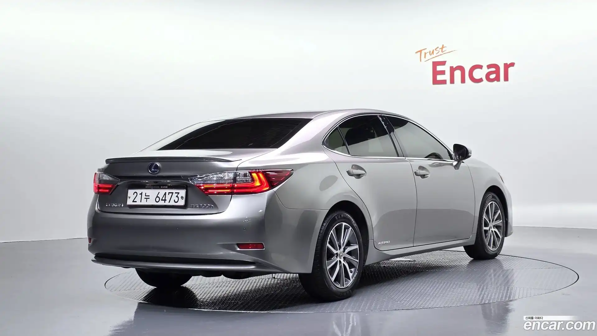 ES Lexus 2018.3-OUTER-002