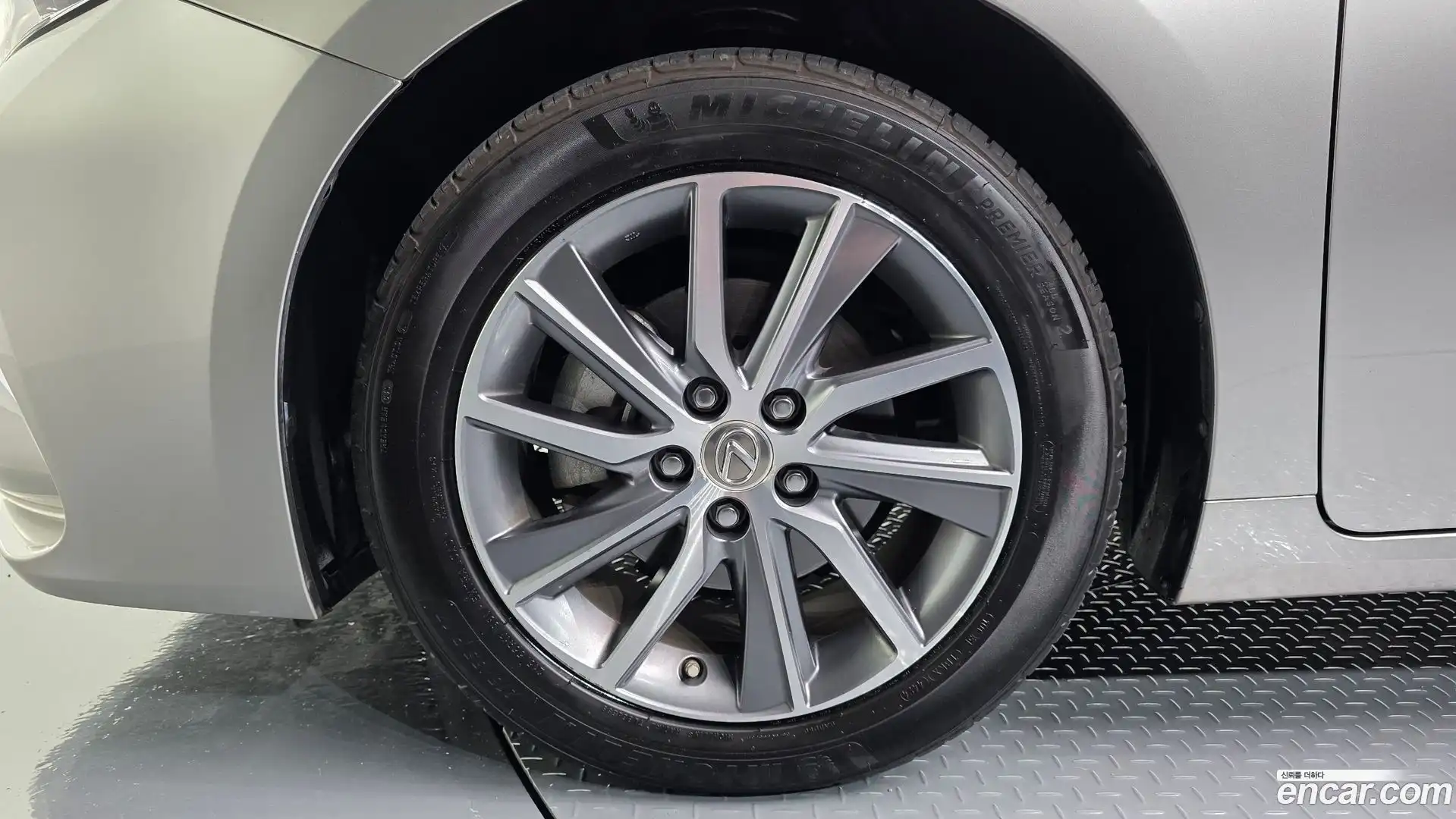 ES Lexus 2018.3-OUTER-005