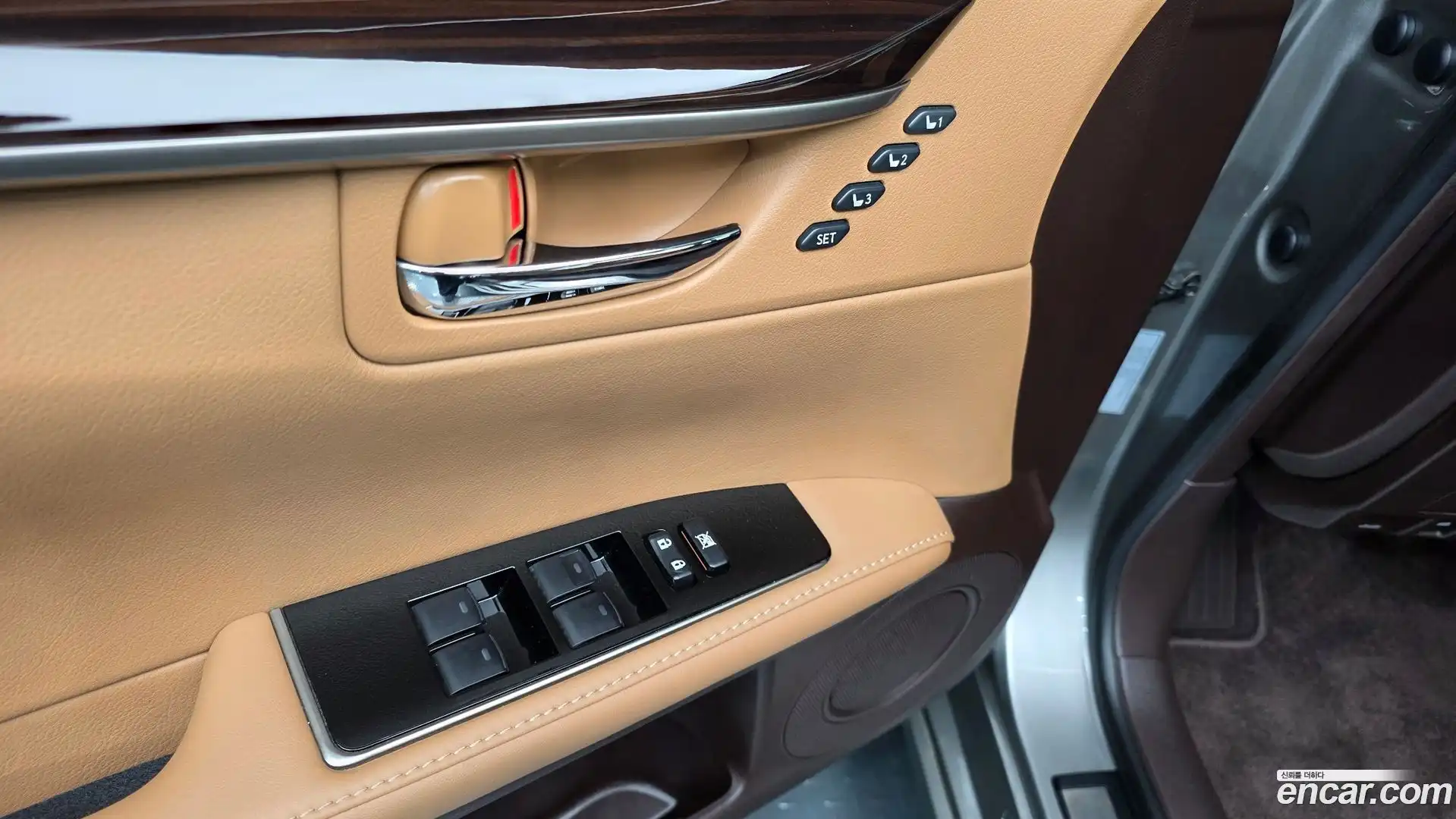 ES Lexus 2018.3-OPTION-024