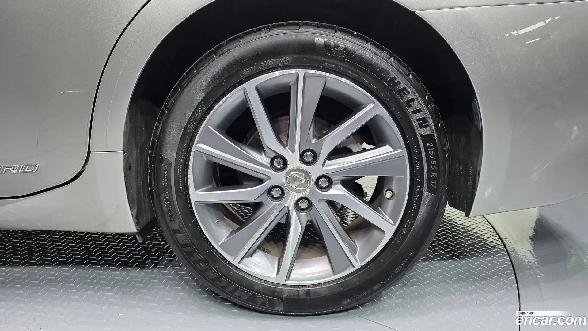 ES Lexus 2018.3-OUTER-031
