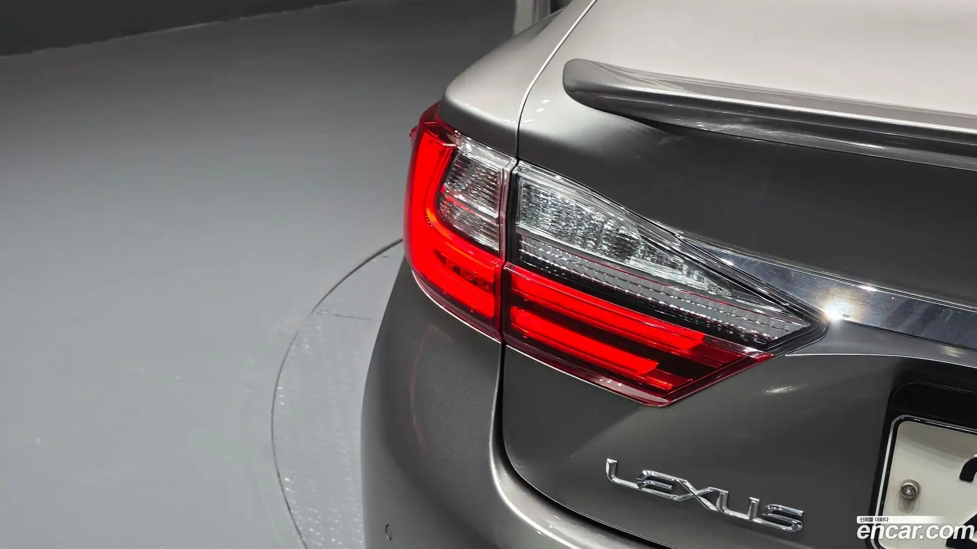 ES Lexus 2018.3-OUTER-033