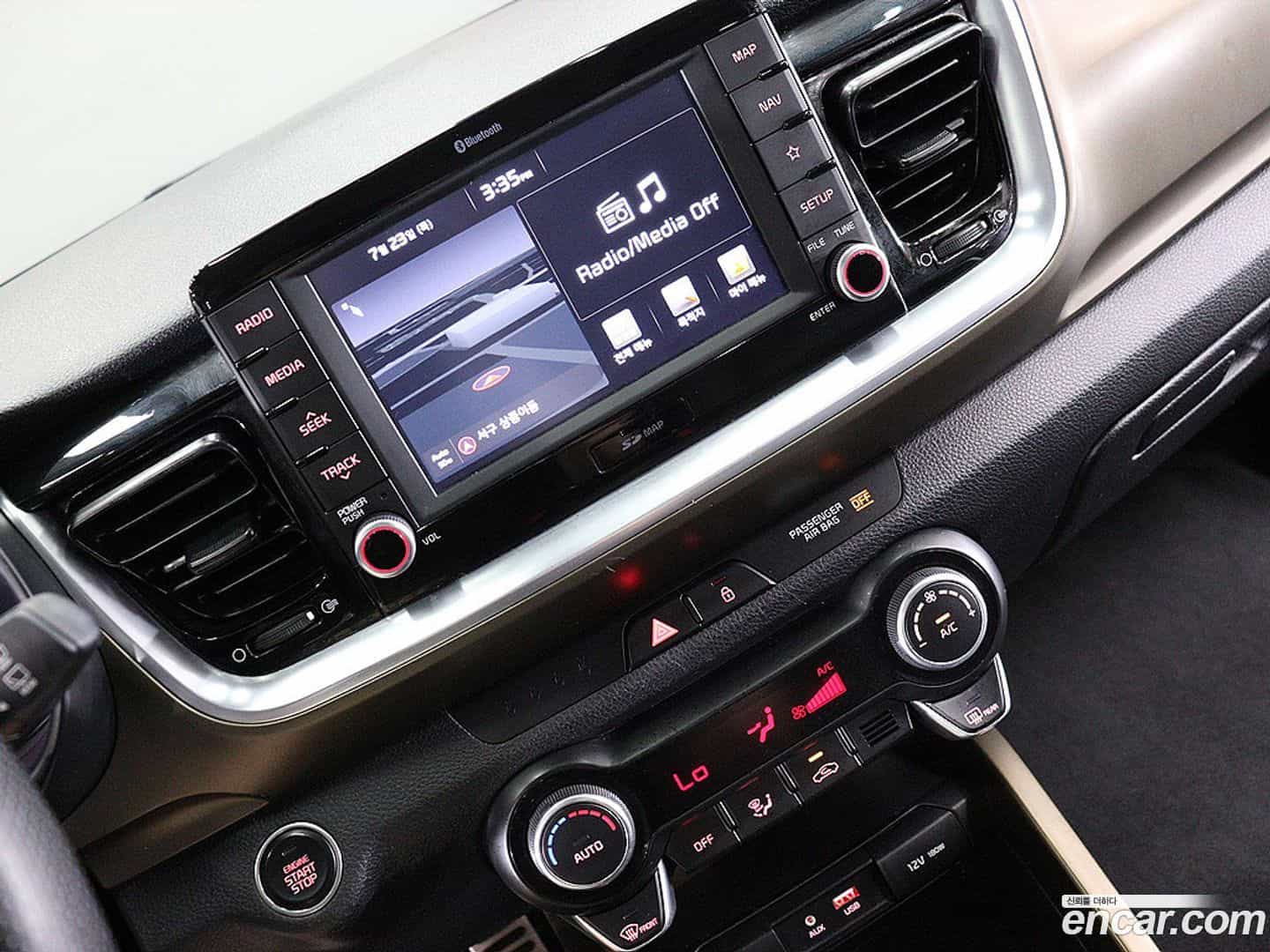 Stonic Kia 2017.6-INNER-007