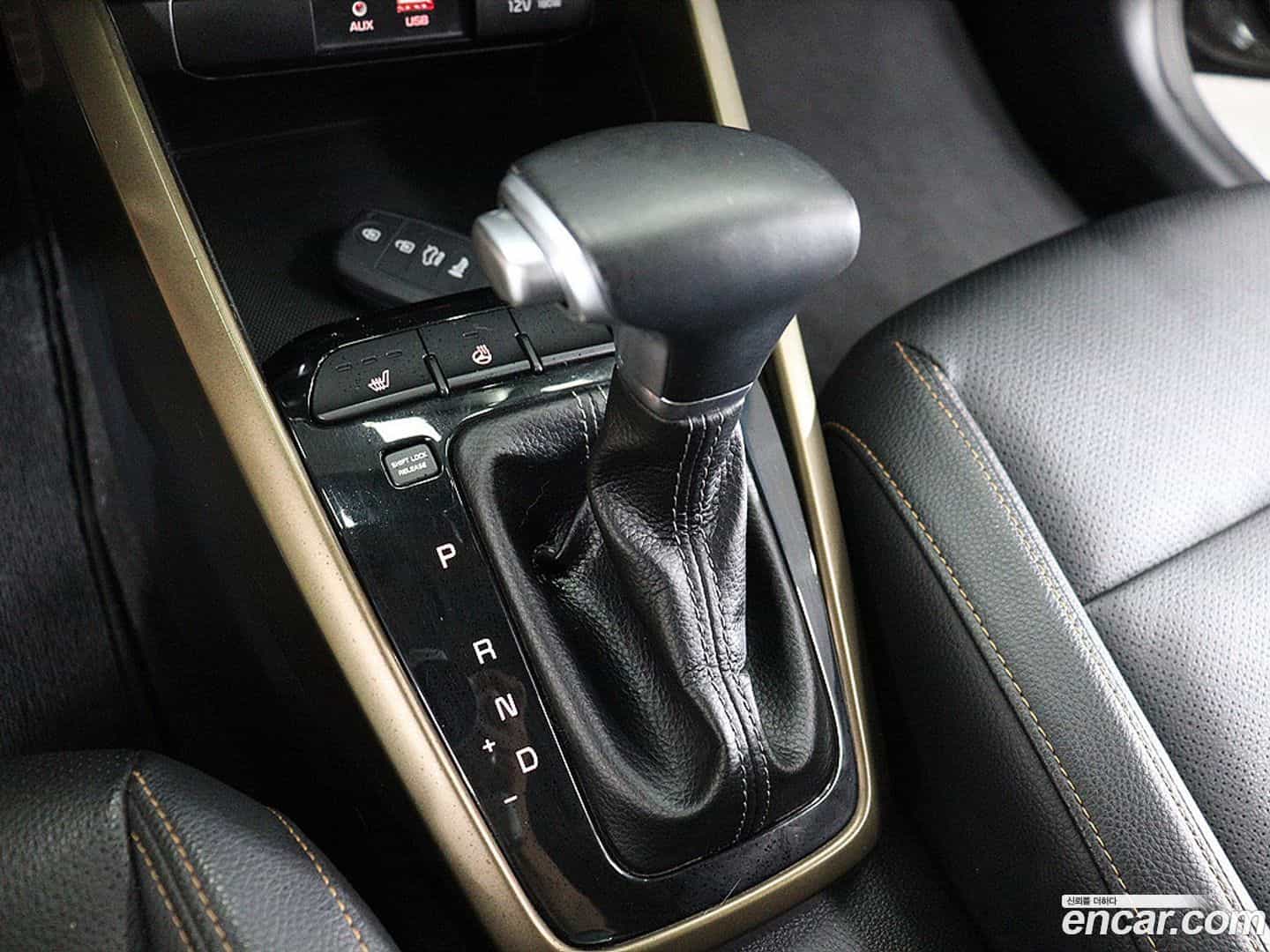 Stonic Kia 2017.6-INNER-008