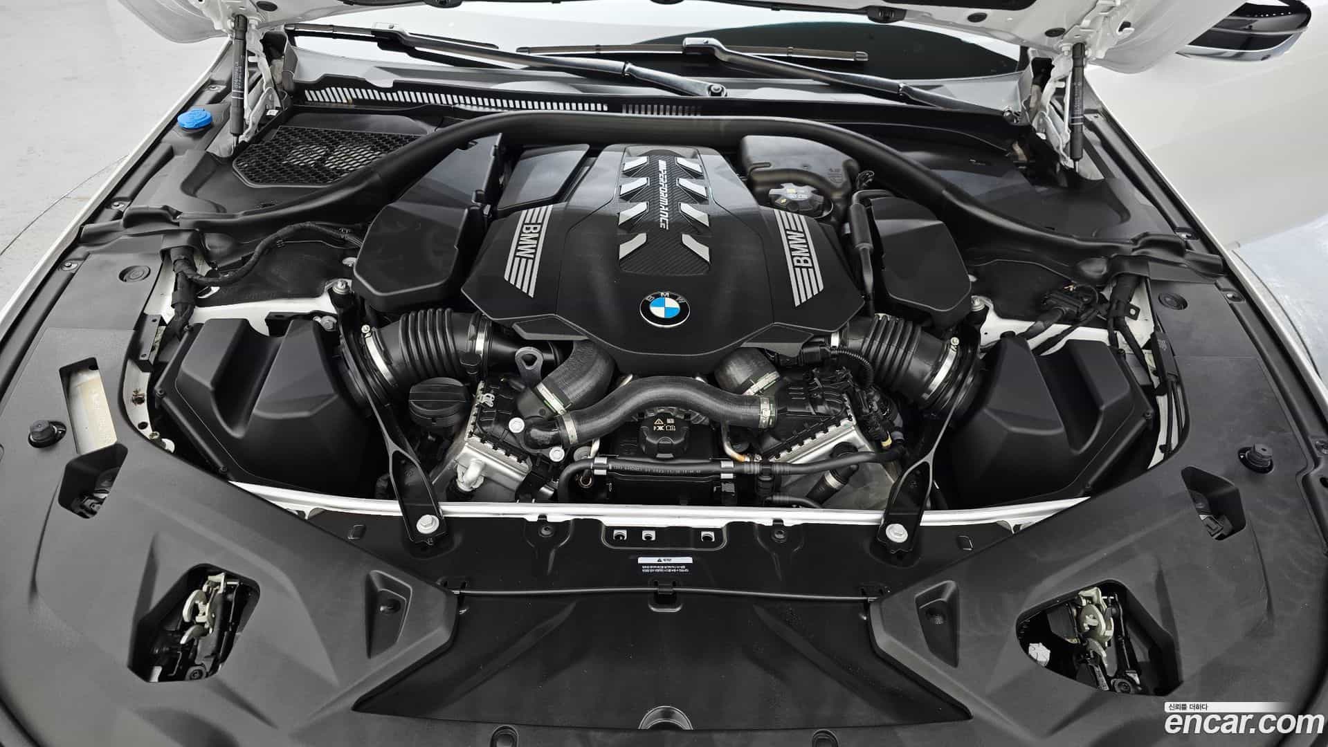 8-Series BMW 2024.8-OUTER-006