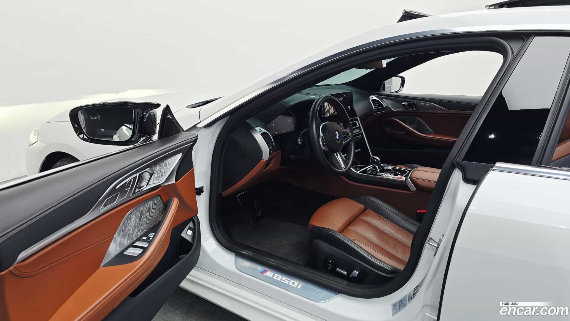 8-Series BMW 2024.8-INNER-010