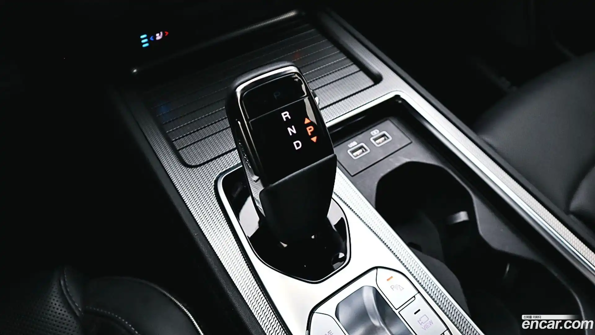Rexton KG Mobility 2022.2-INNER-009