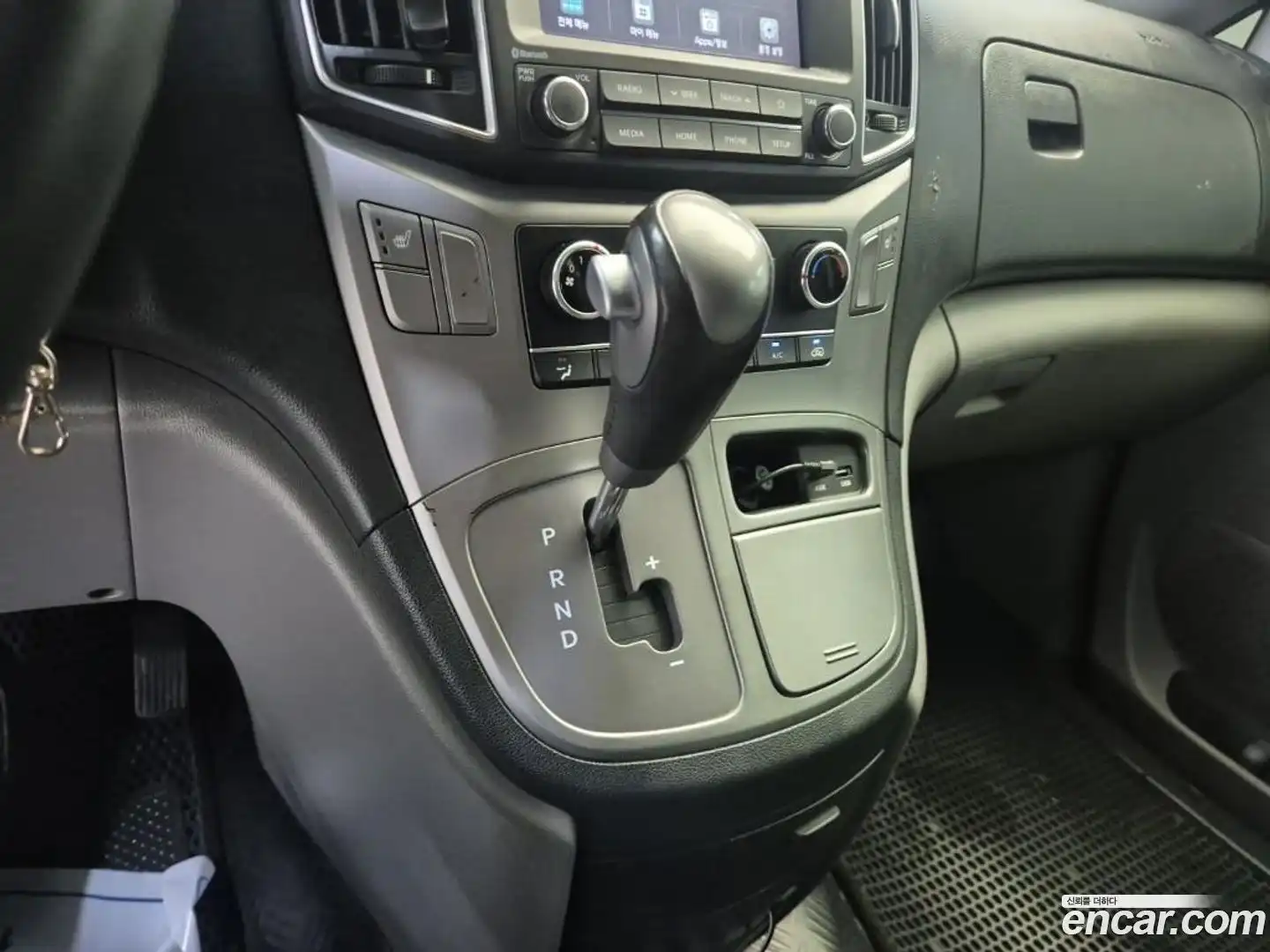 Starex Hyundai 2020.3-INNER-009