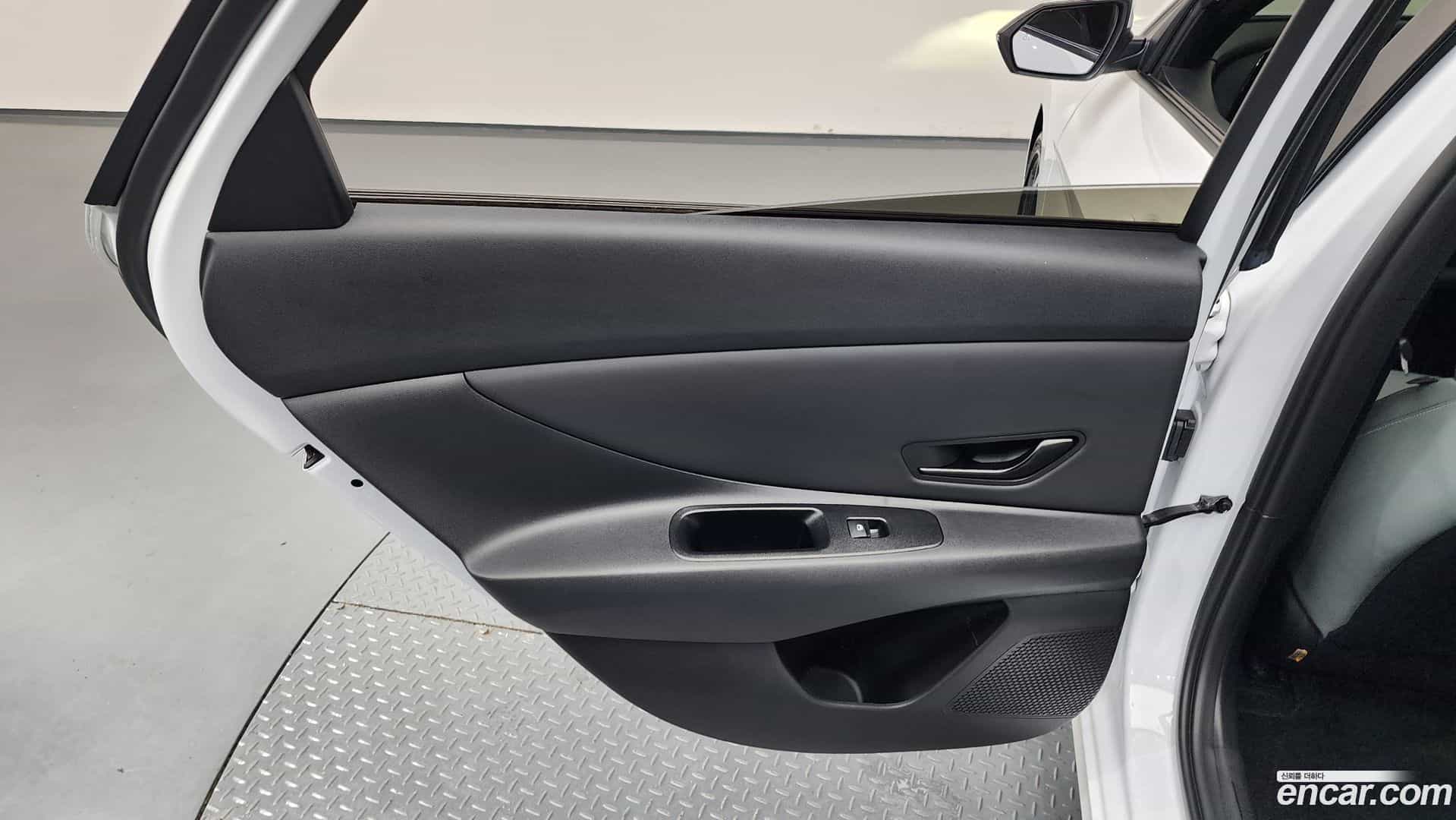 AVANTE Hyundai 2023.6-INNER-035