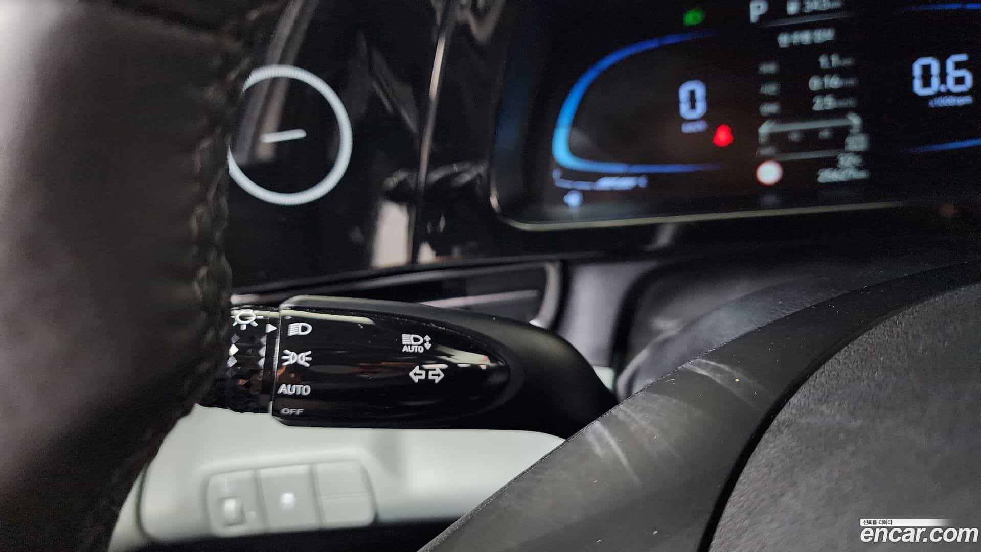 AVANTE Hyundai 2023.6-OPTION-042