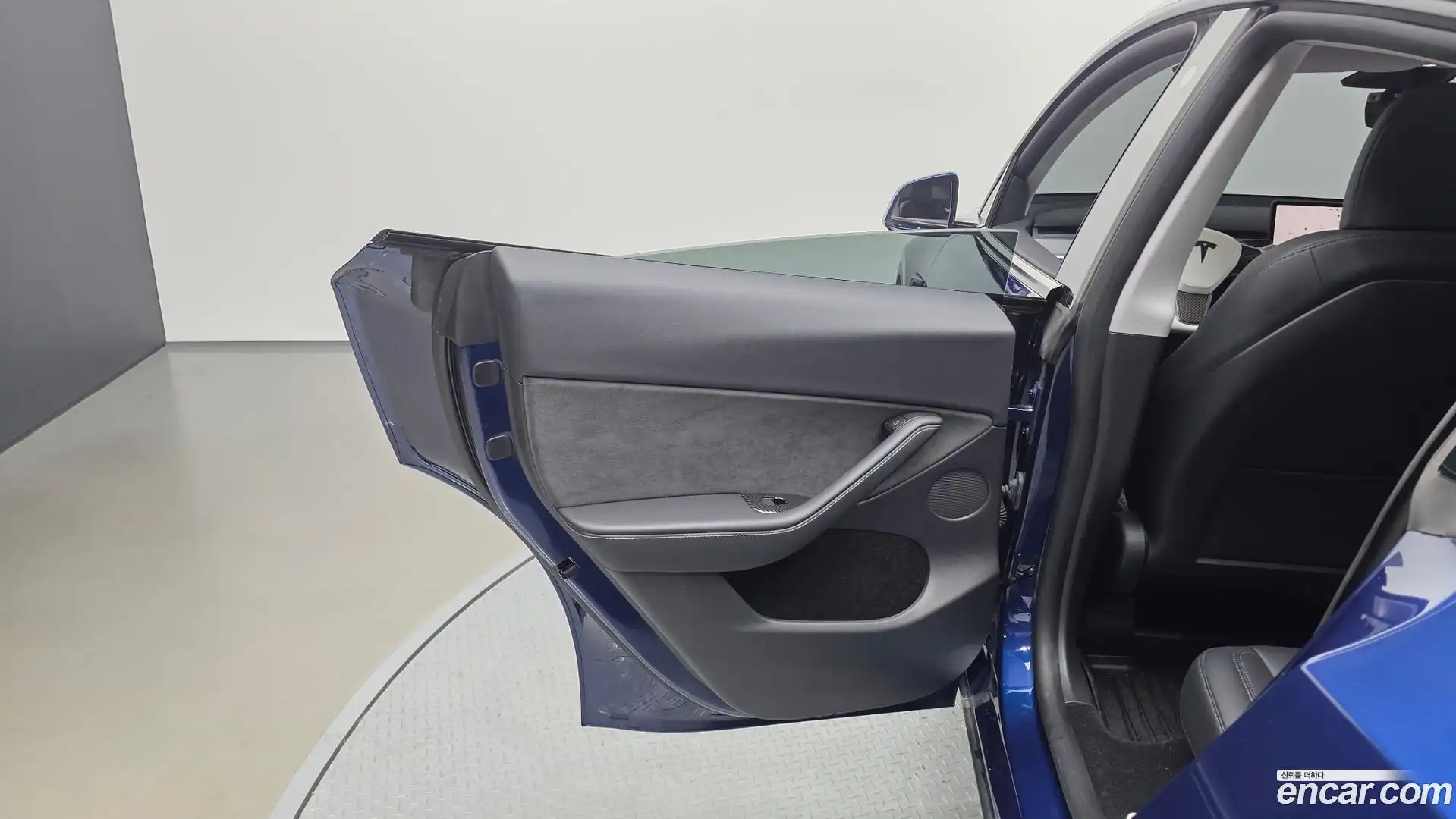 Model Y Tesla 2024.2-INNER-035