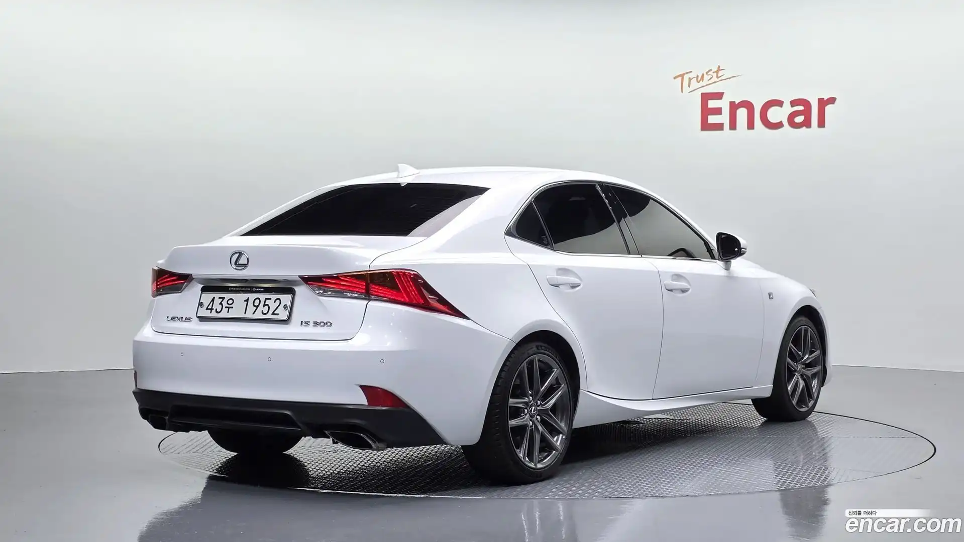 IS Lexus 2018.7-OUTER-002