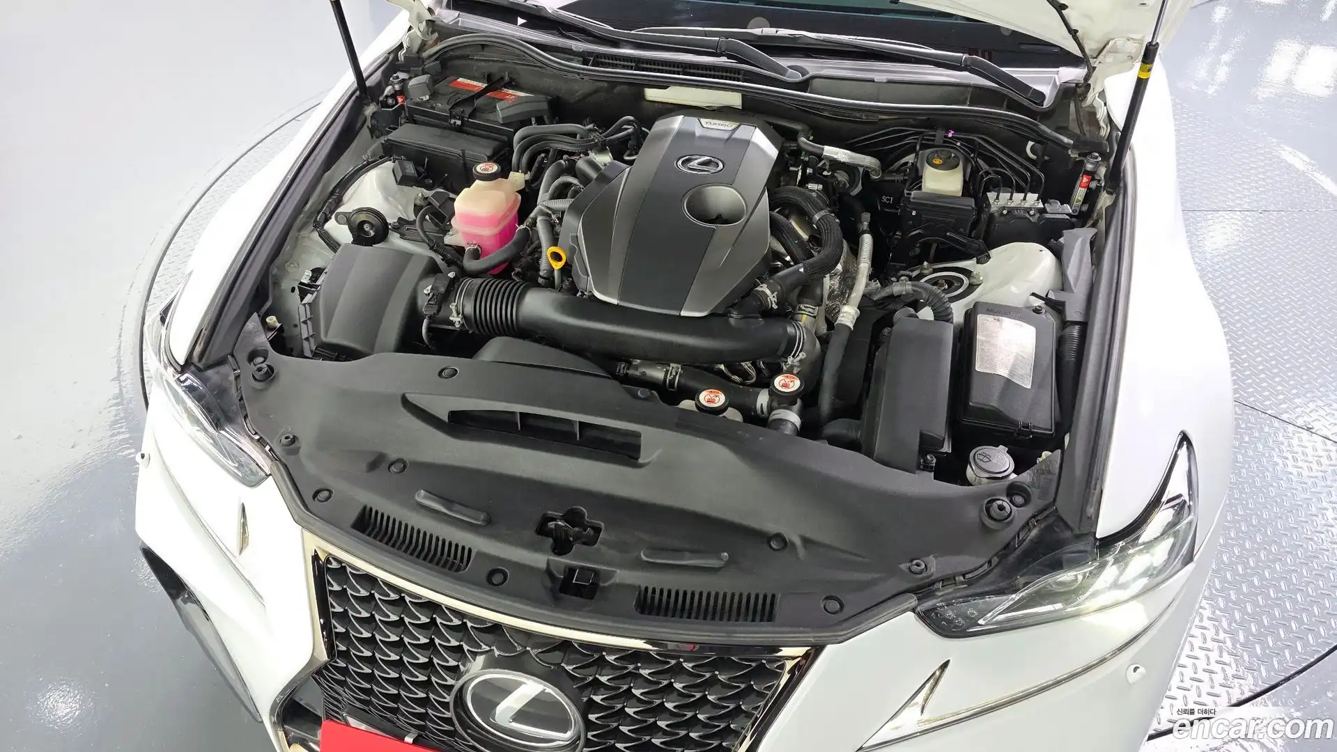 IS Lexus 2018.7-OUTER-006