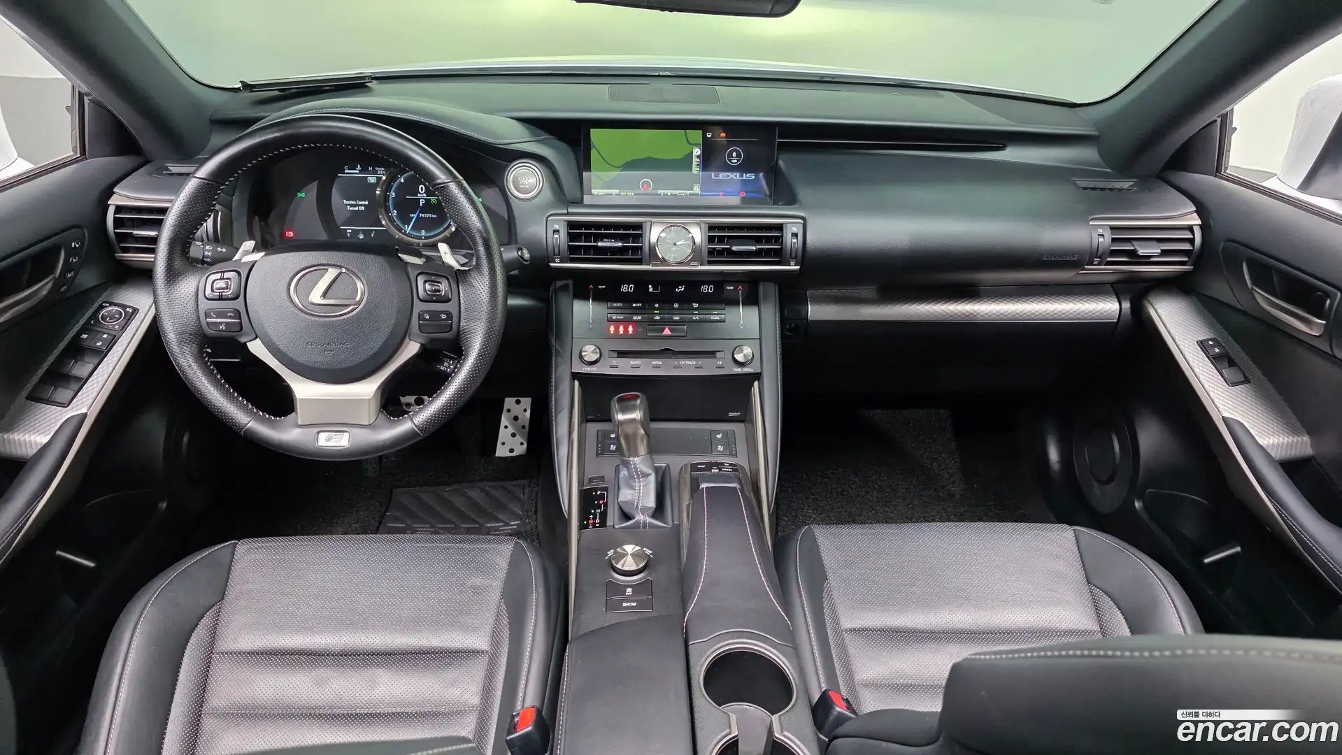 IS Lexus 2018.7-INNER-007