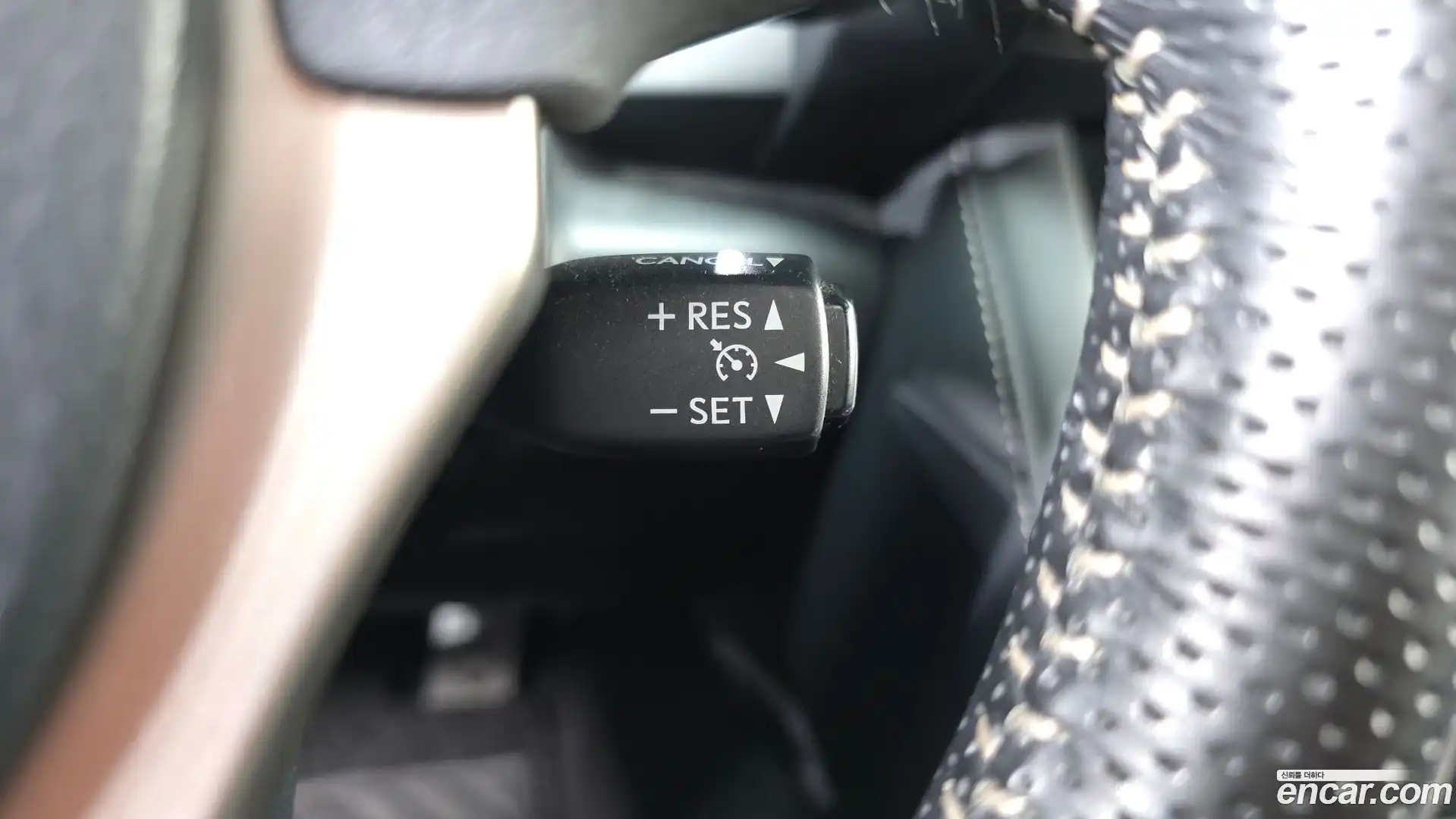 IS Lexus 2018.7-OPTION-023