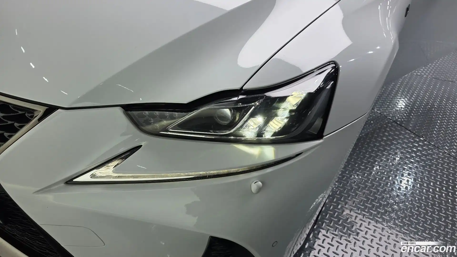 IS Lexus 2018.7-OUTER-032