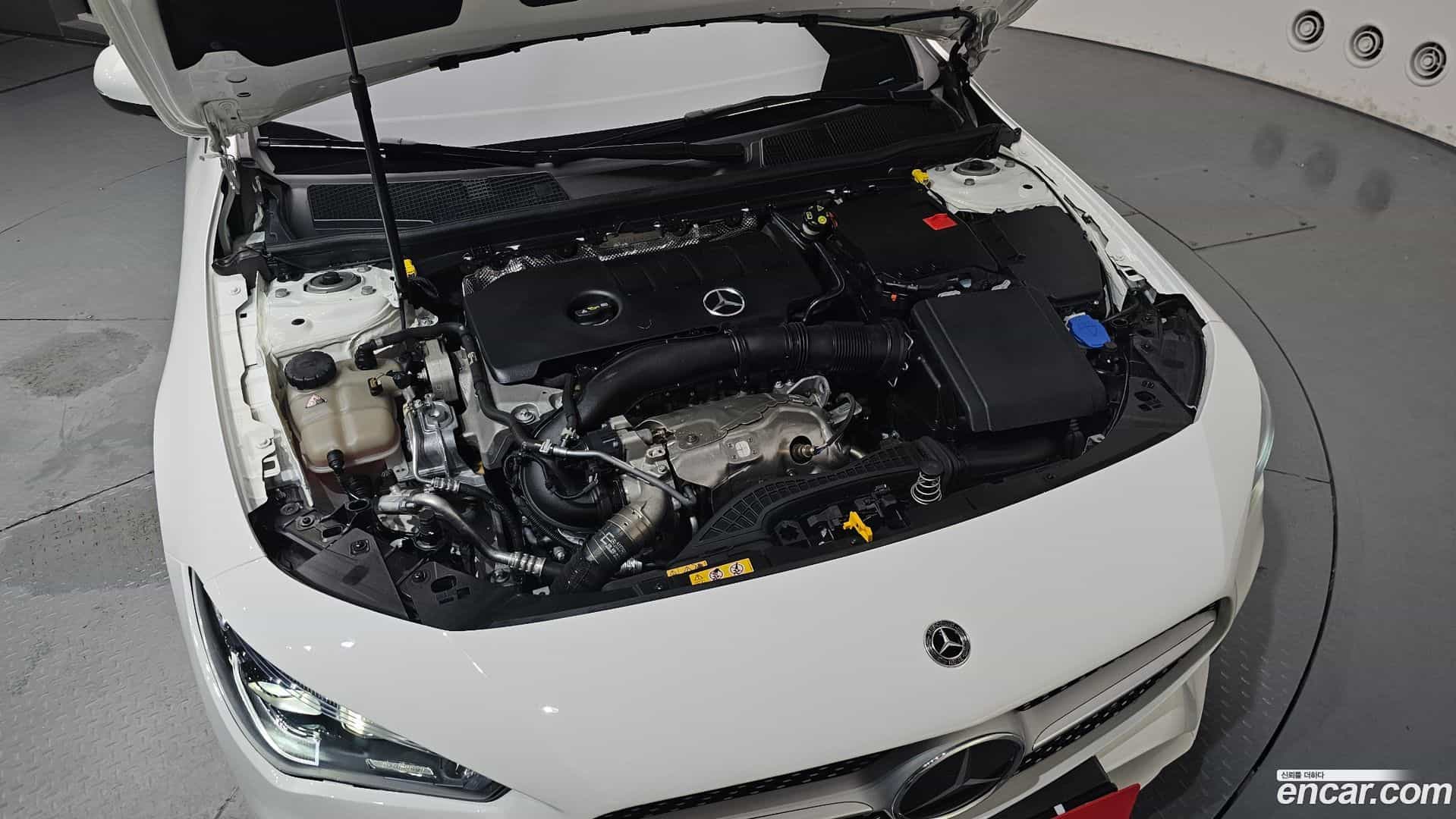 CLA-Class Mercedes-Benz 2023.0-OUTER-006