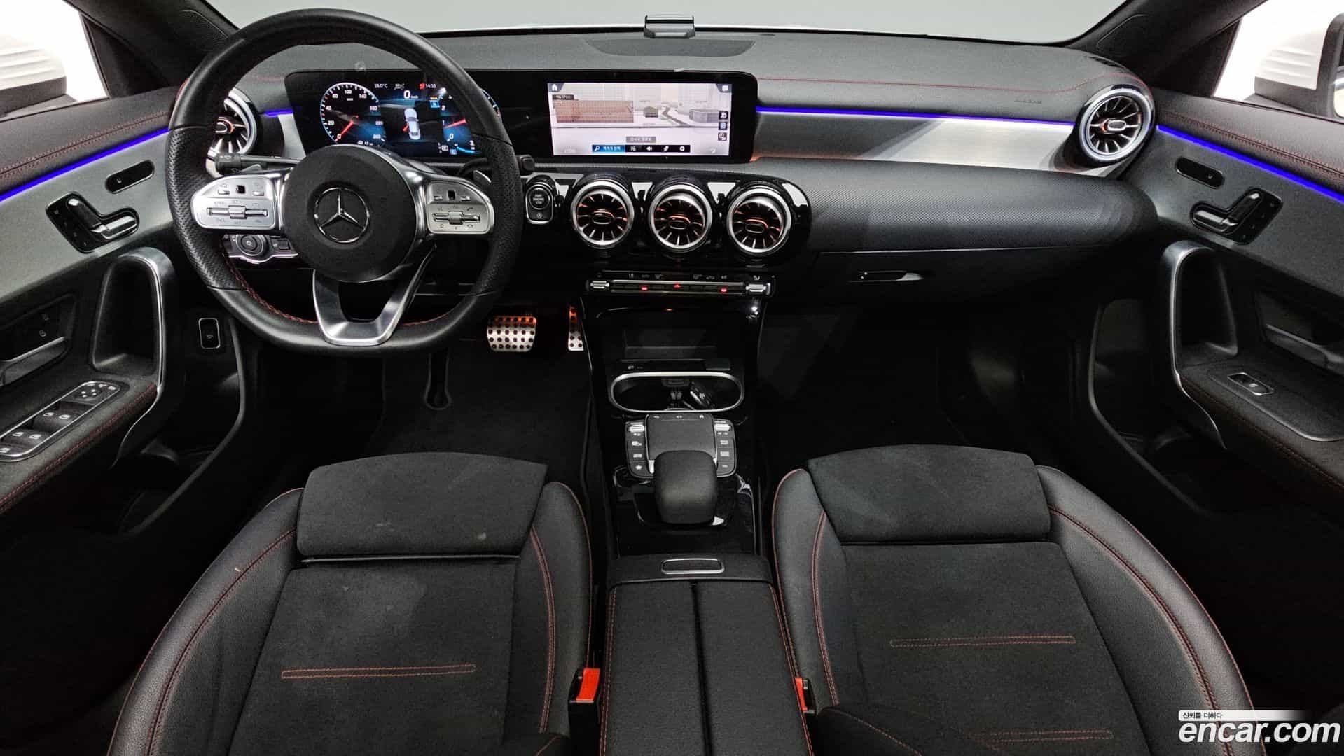 CLA-Class Mercedes-Benz 2023.0-INNER-007