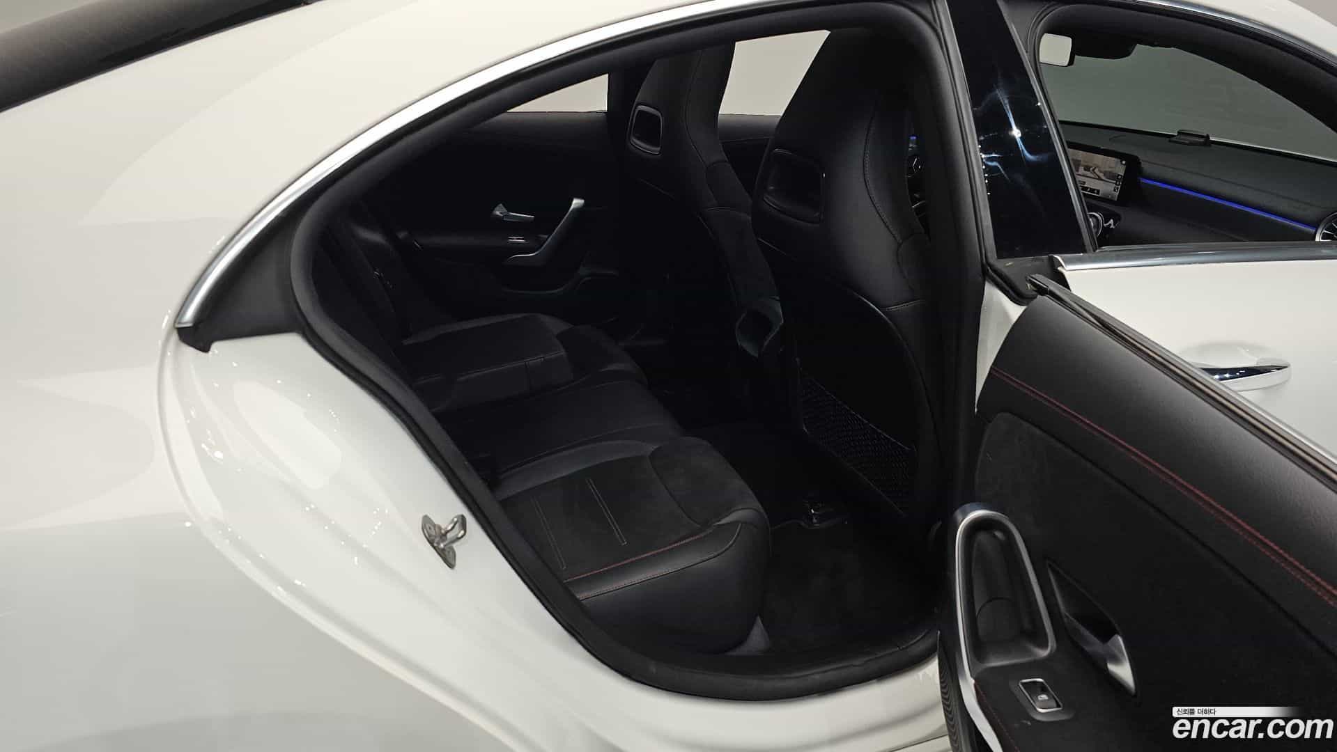 CLA-Class Mercedes-Benz 2023.0-OPTION-016