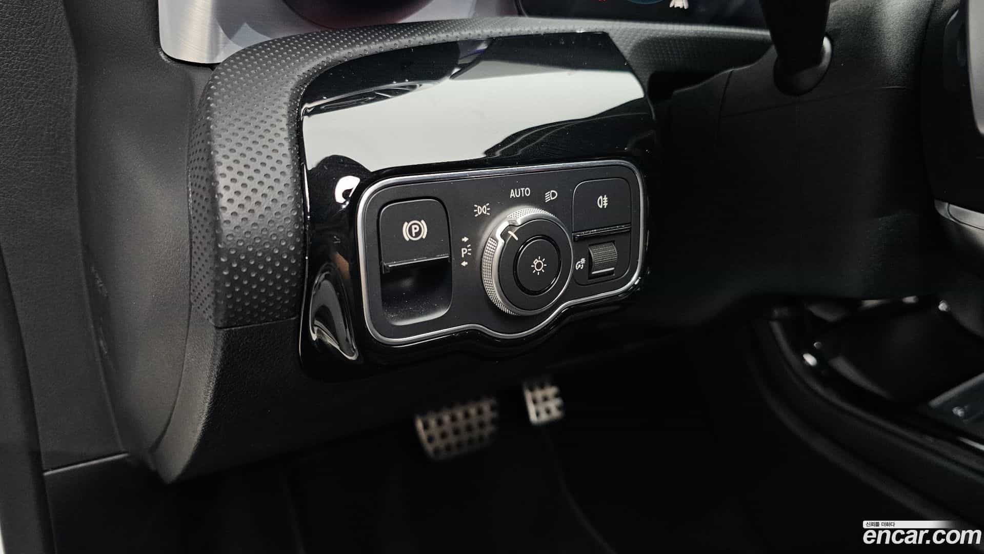 CLA-Class Mercedes-Benz 2023.0-OPTION-023