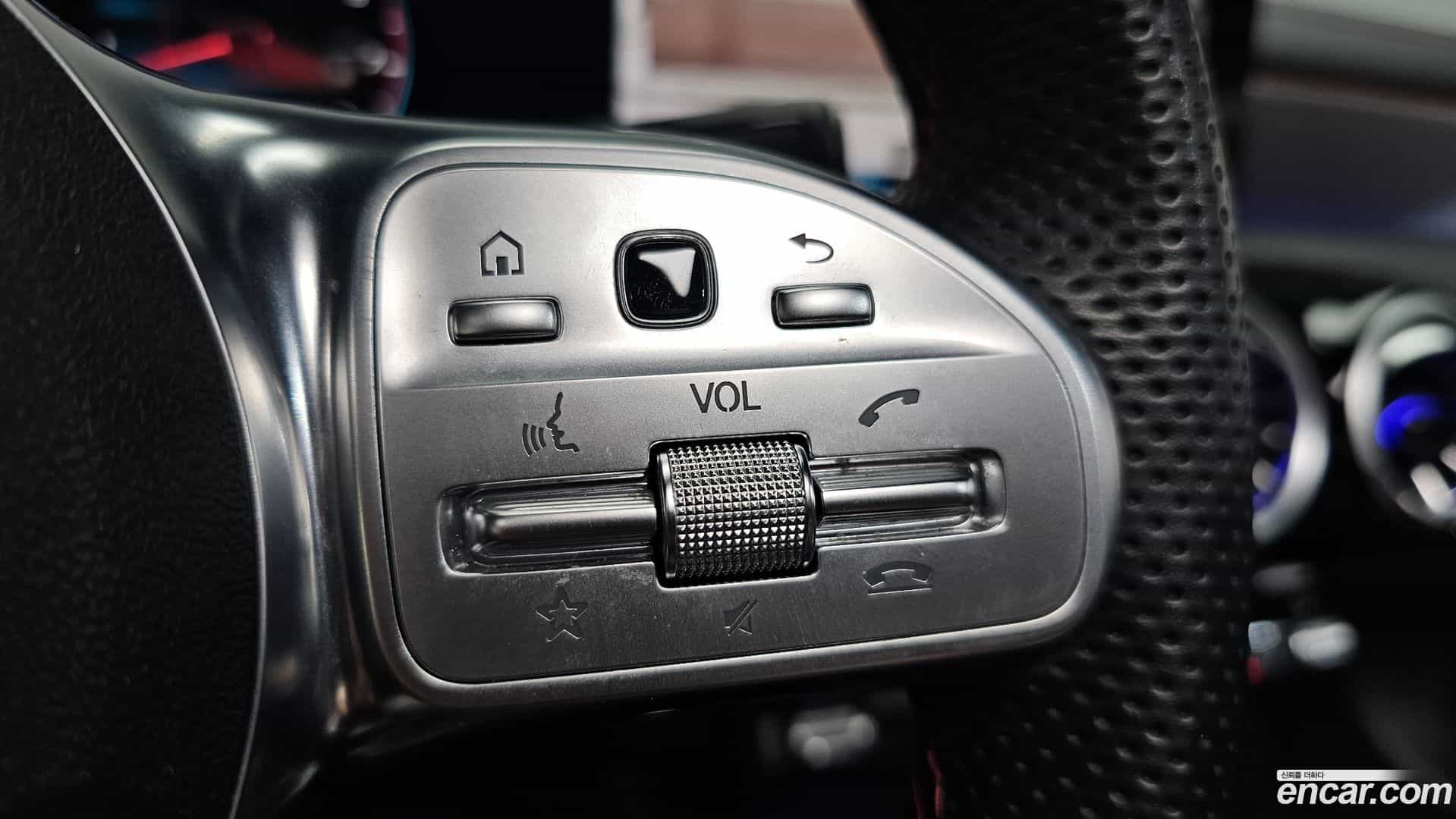 CLA-Class Mercedes-Benz 2023.0-OPTION-042