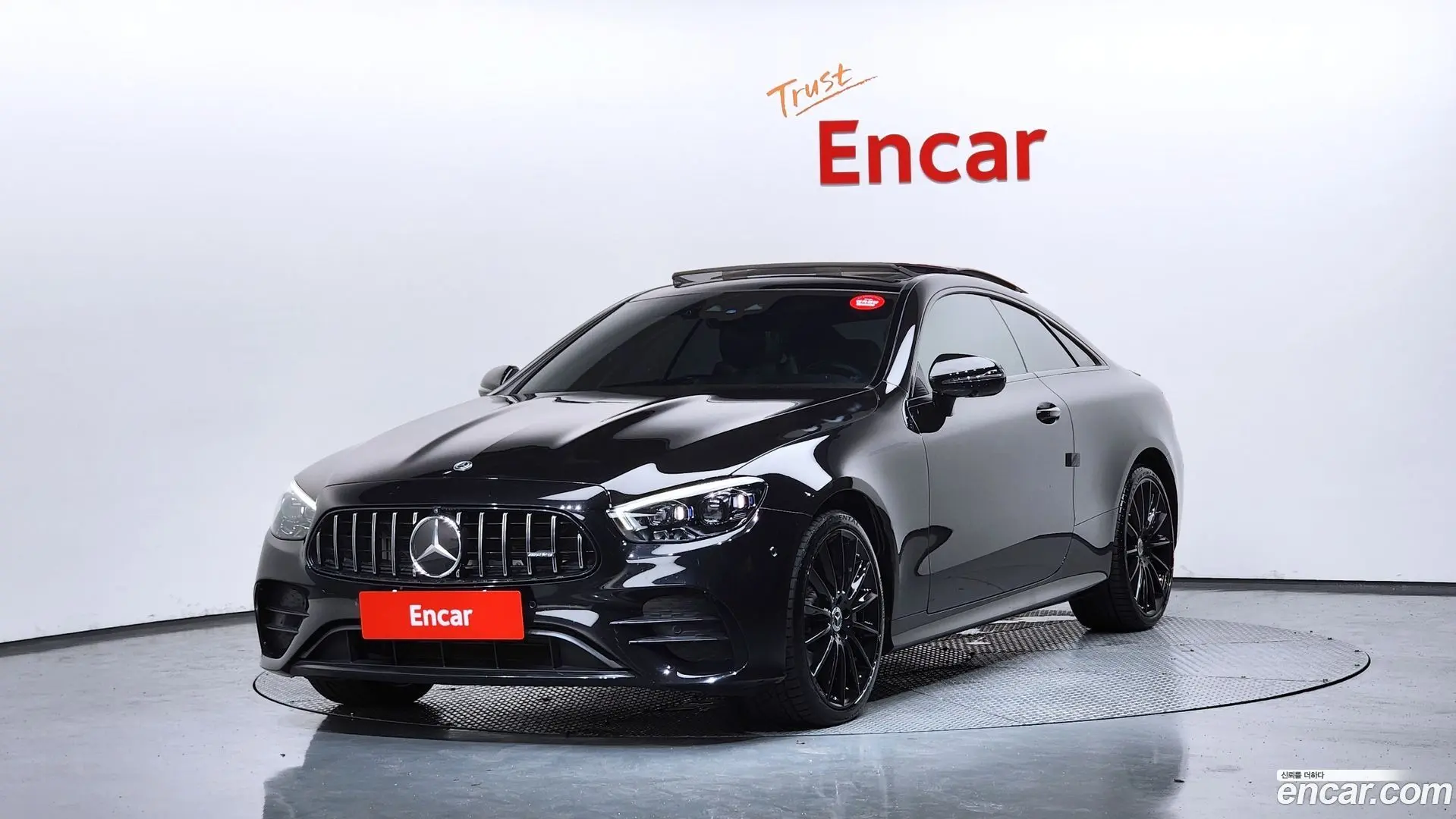 Main__Slider__Photo:E-Class Mercedes-Benz 2021.2-0